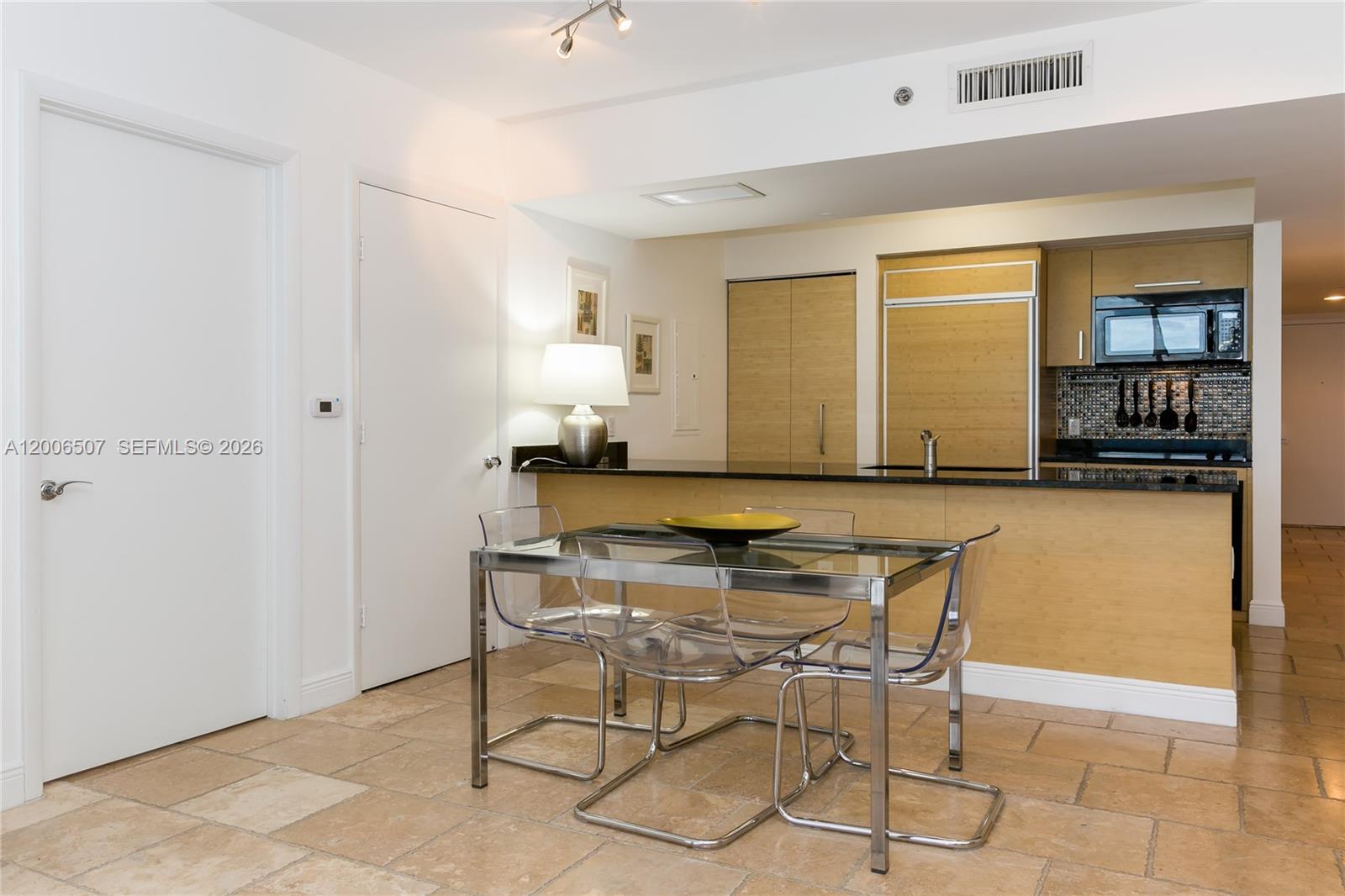 See details 4010 2 / 2 1337 sq. ft. $ 2026-04-23 0 Photo