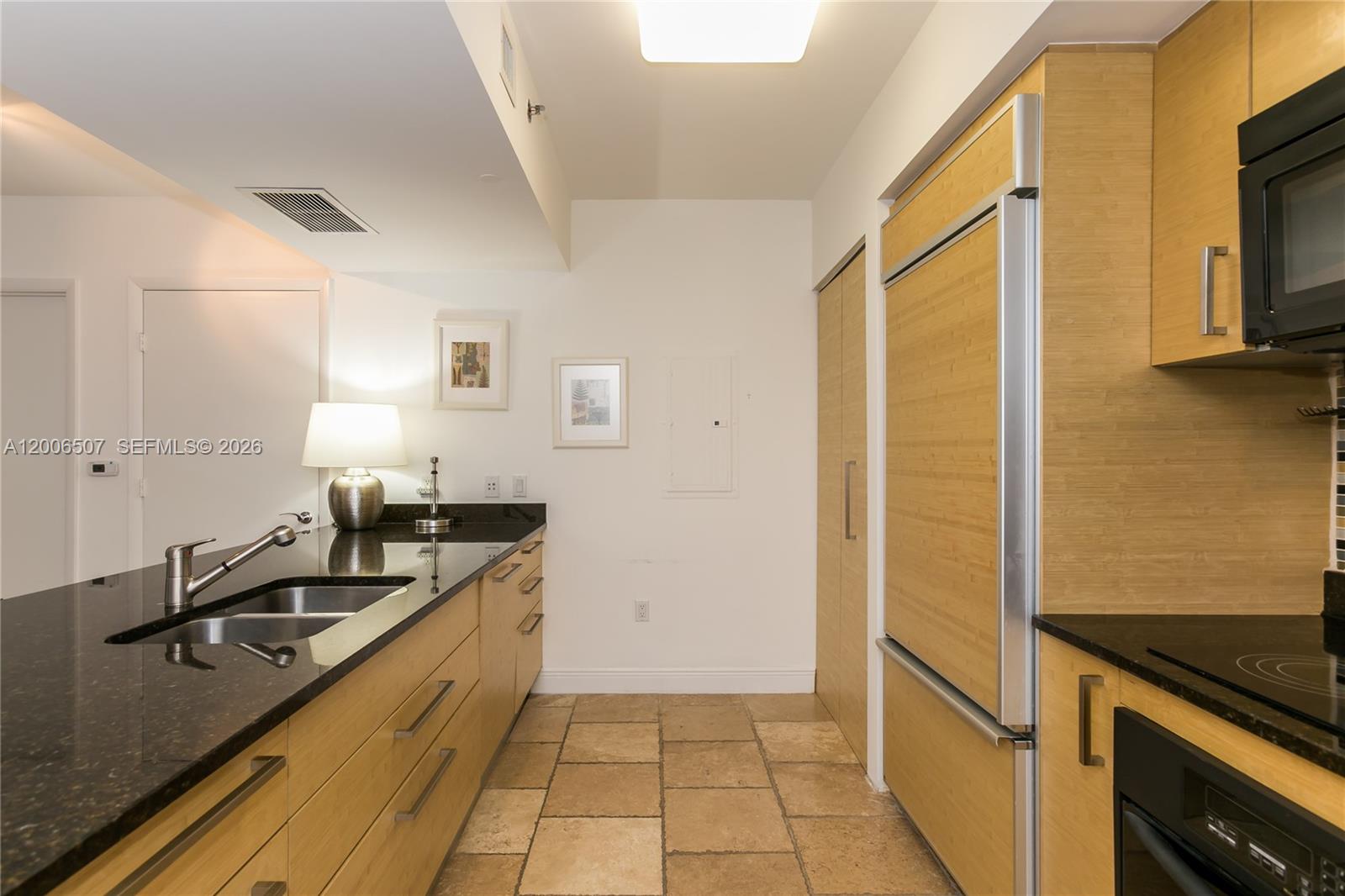 See details 4010 2 / 2 1337 sq. ft. $ 2026-04-23 0 Photo