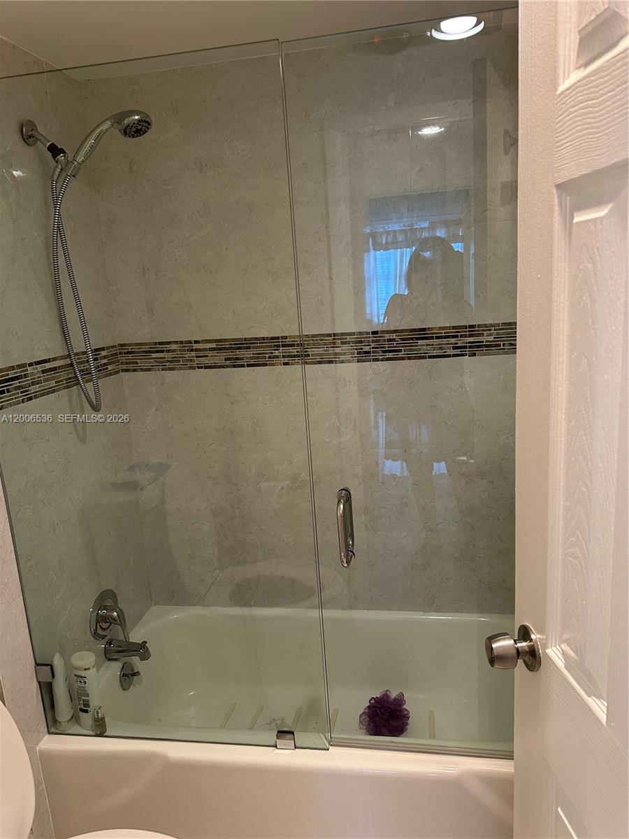 See details 21P 2 / 2 1380 sq. ft. $ 2026-04-23 0 Photo