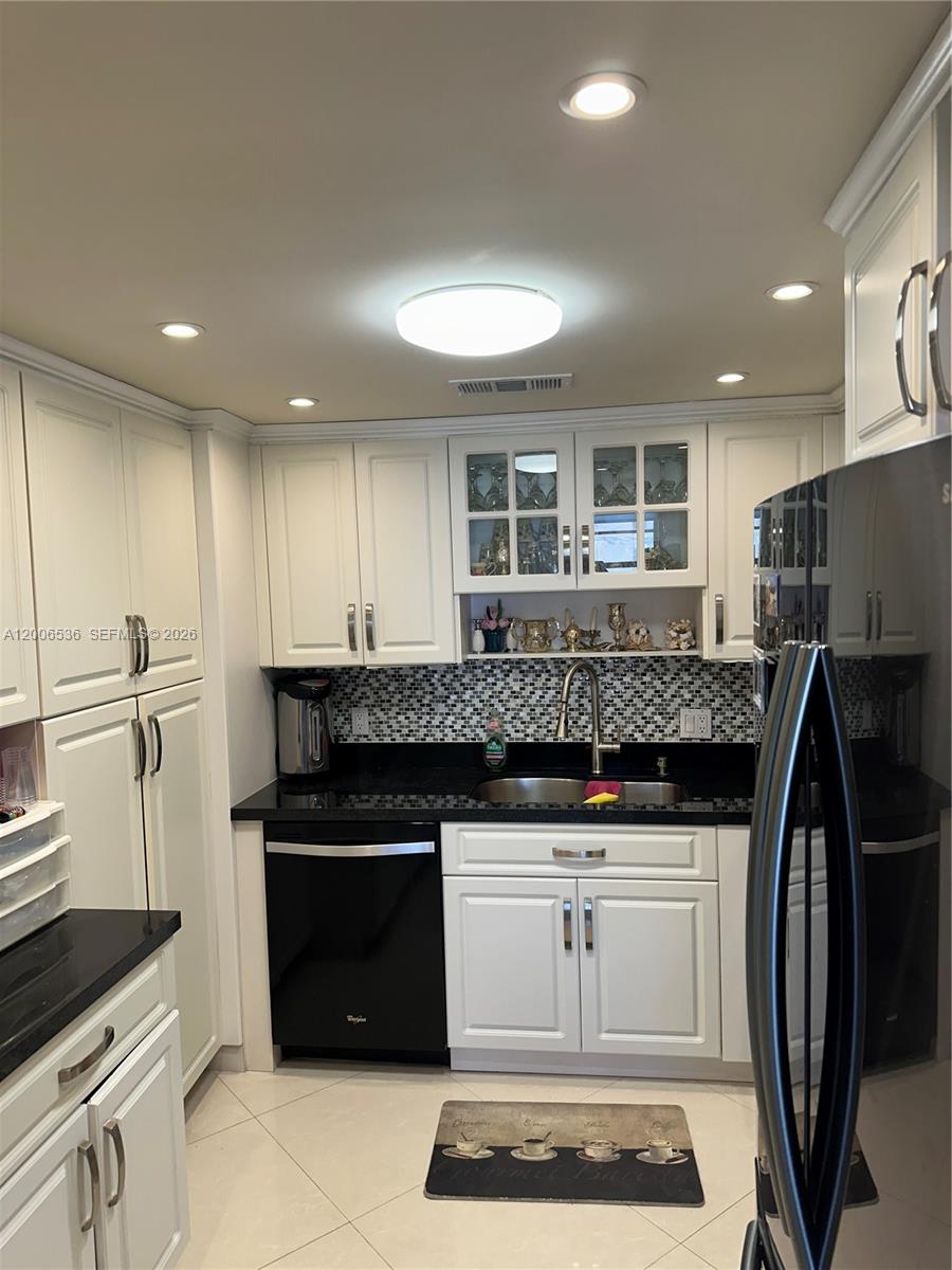 See details 21P 2 / 2 1380 sq. ft. $ 2026-04-23 0 Photo
