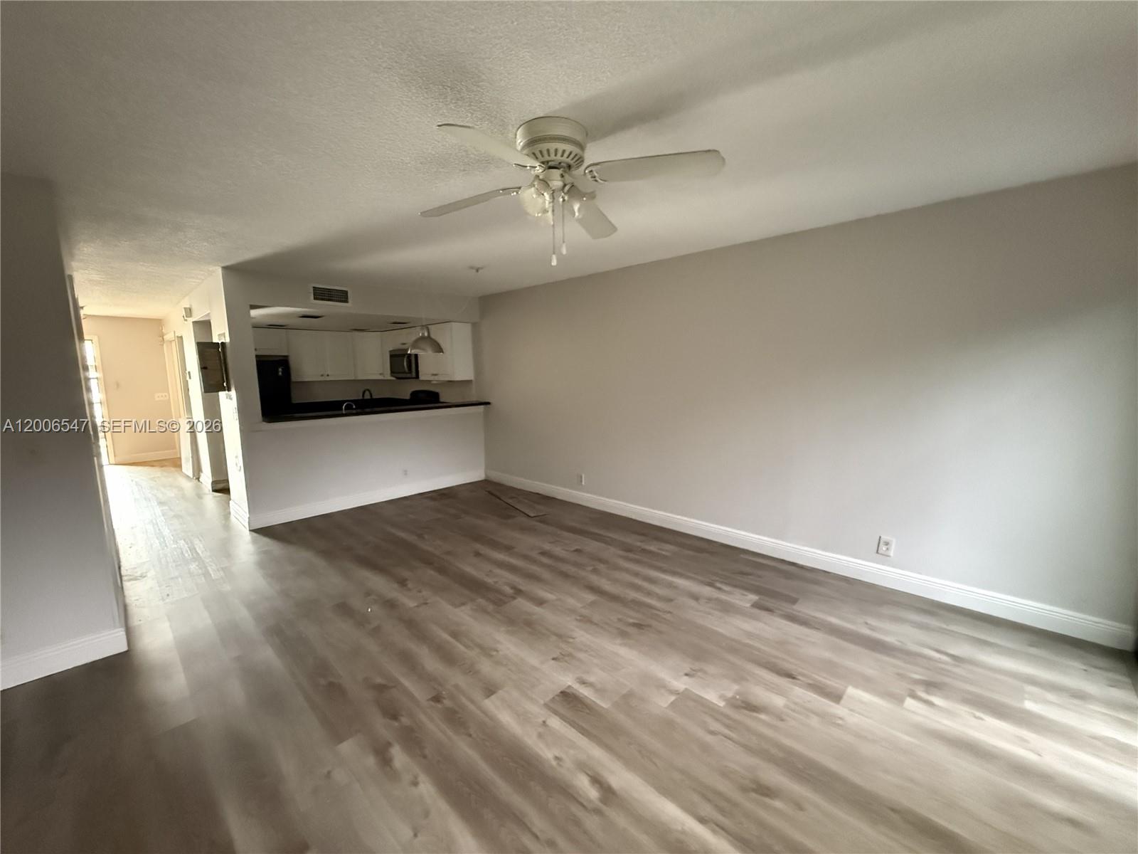 4220 3 / 3 1328 sq. ft. $ 2026-04-23 0 Photo