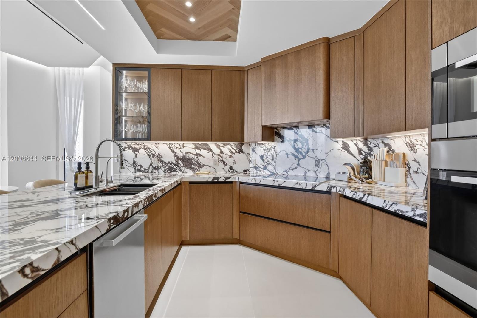 904 3 / 4 2608 sq. ft. $ 2026-04-23 0 Photo