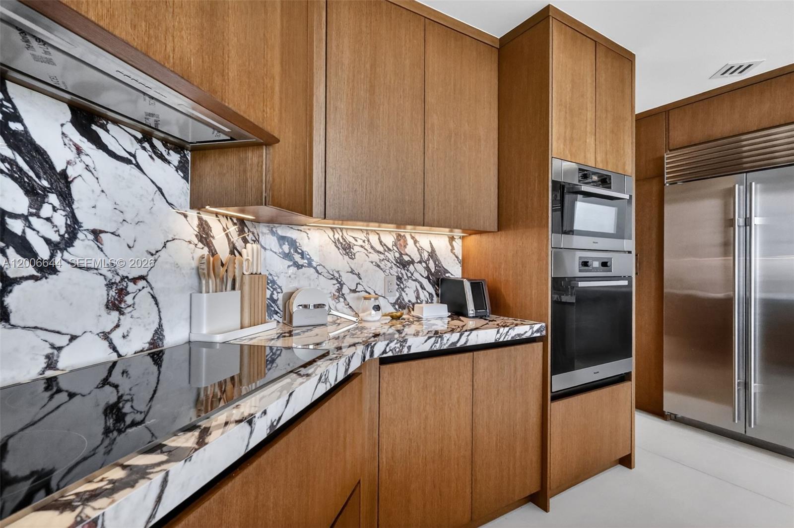 904 3 / 4 2608 sq. ft. $ 2026-04-23 0 Photo