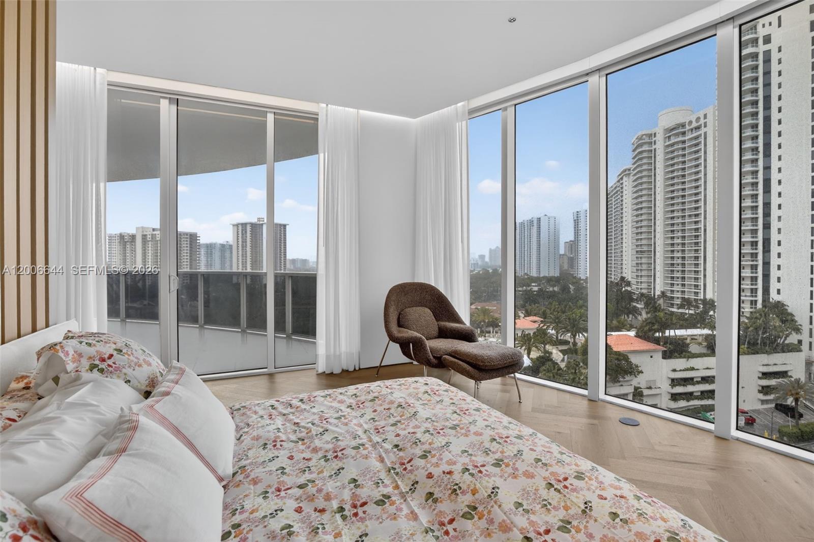 904 3 / 4 2608 sq. ft. $ 2026-04-23 0 Photo