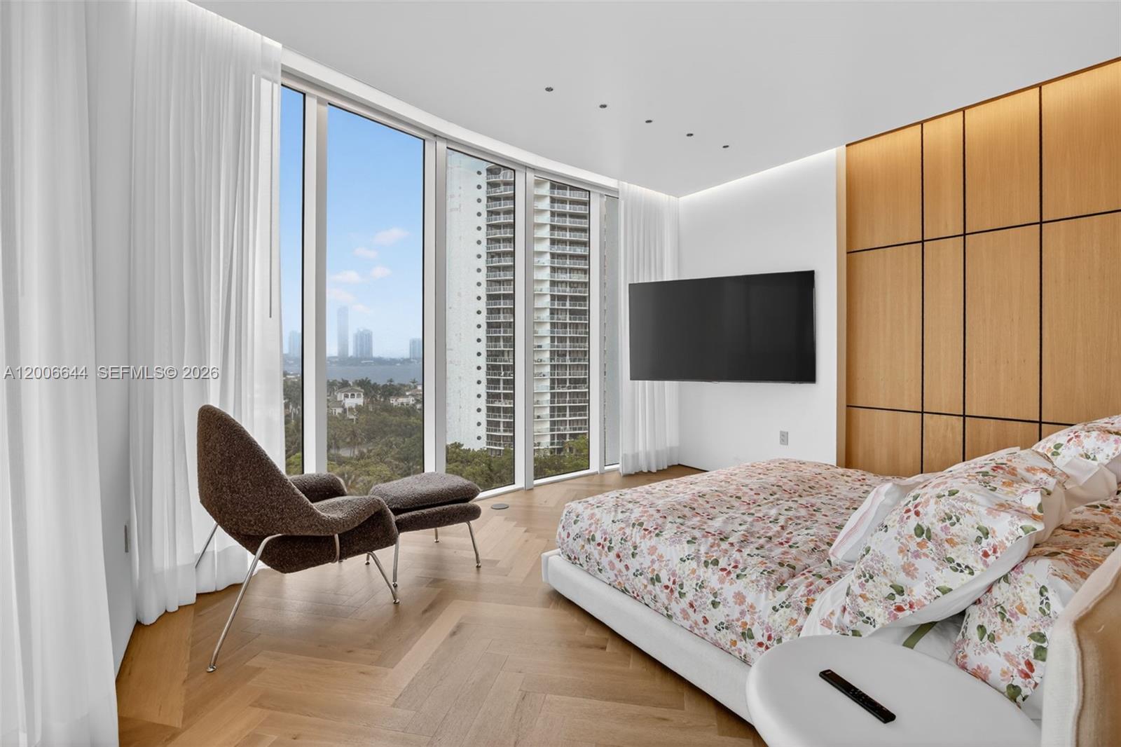 904 3 / 4 2608 sq. ft. $ 2026-04-23 0 Photo
