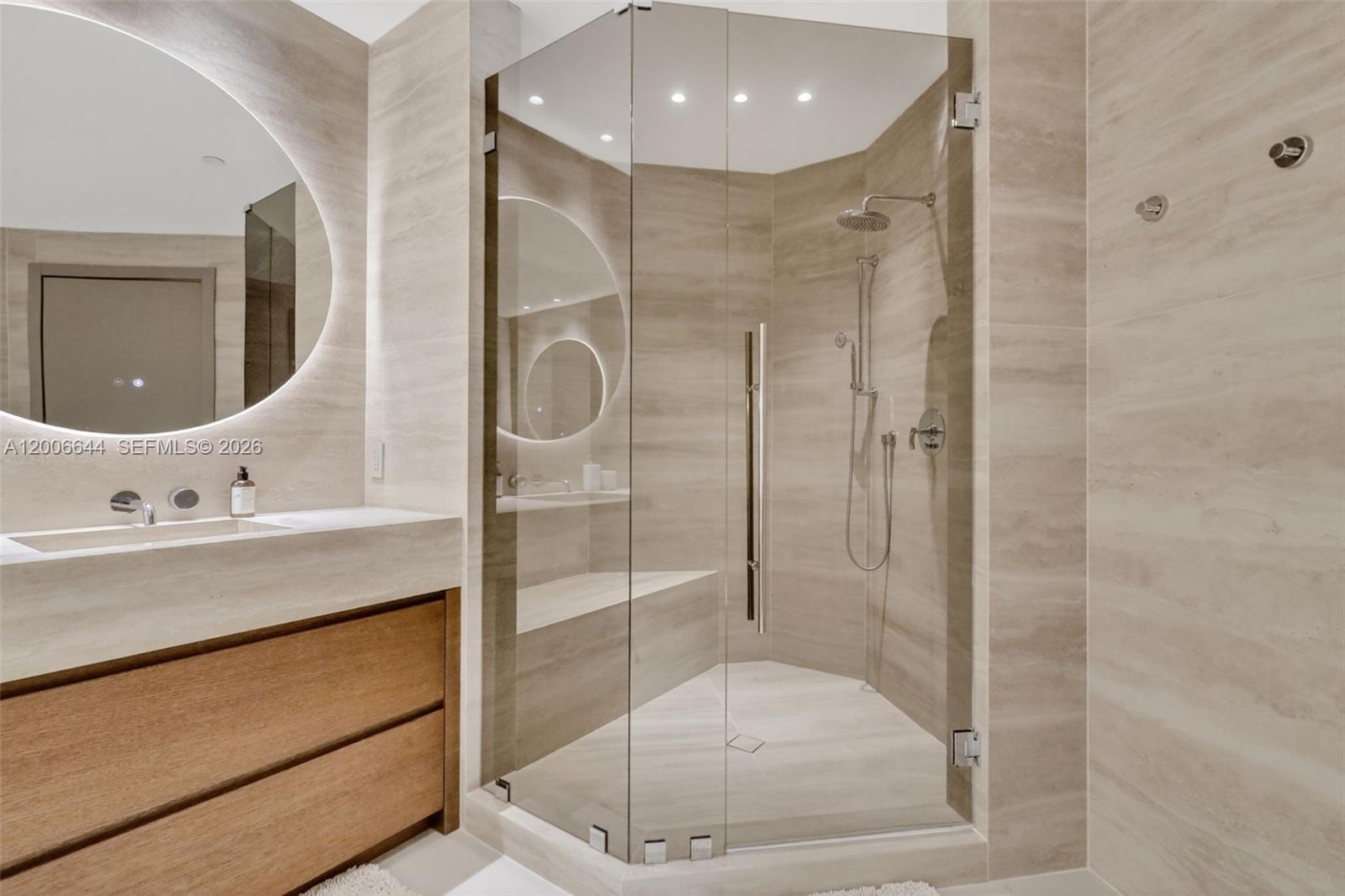 904 3 / 4 2608 sq. ft. $ 2026-04-23 0 Photo