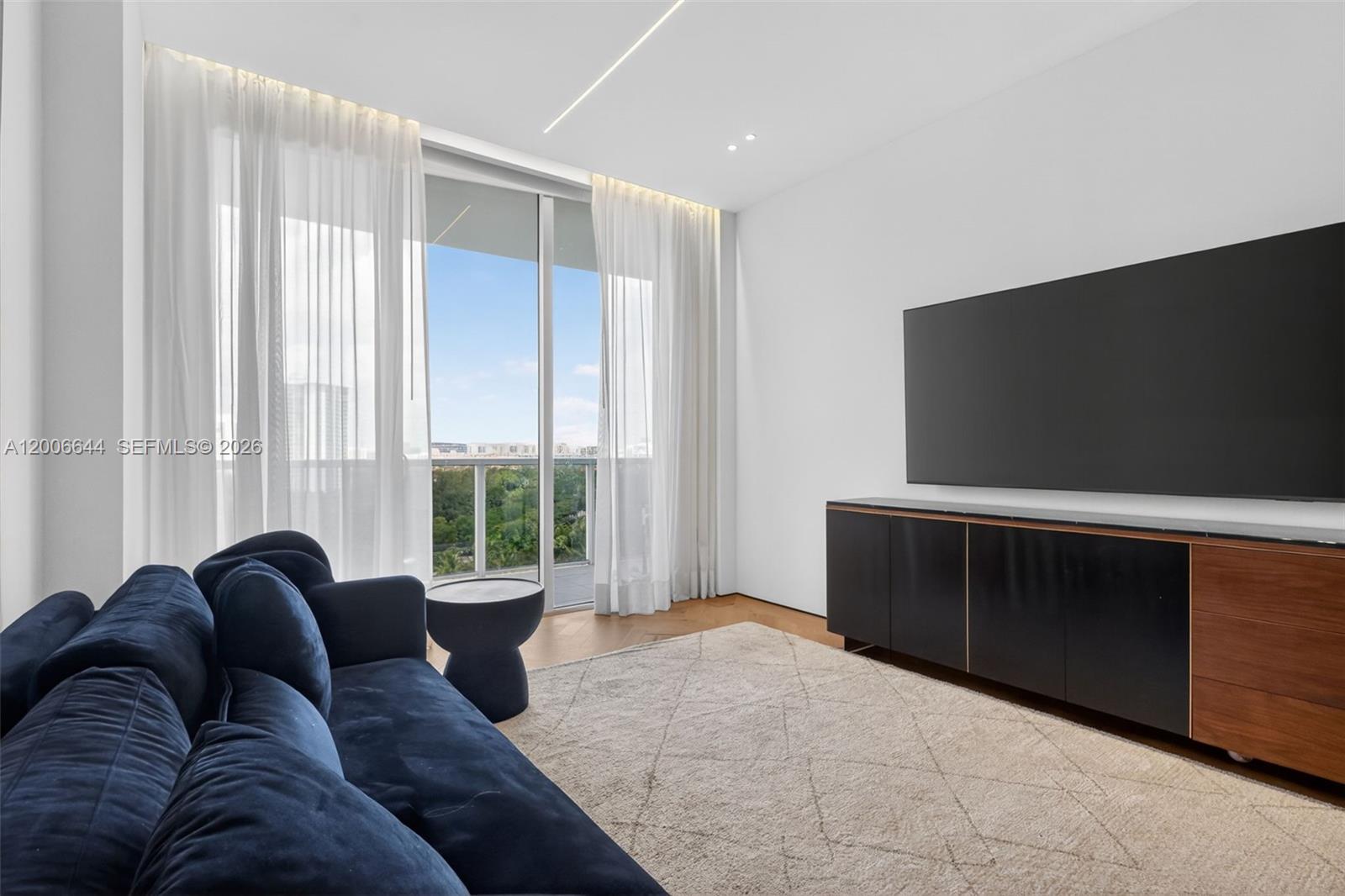 904 3 / 4 2608 sq. ft. $ 2026-04-23 0 Photo