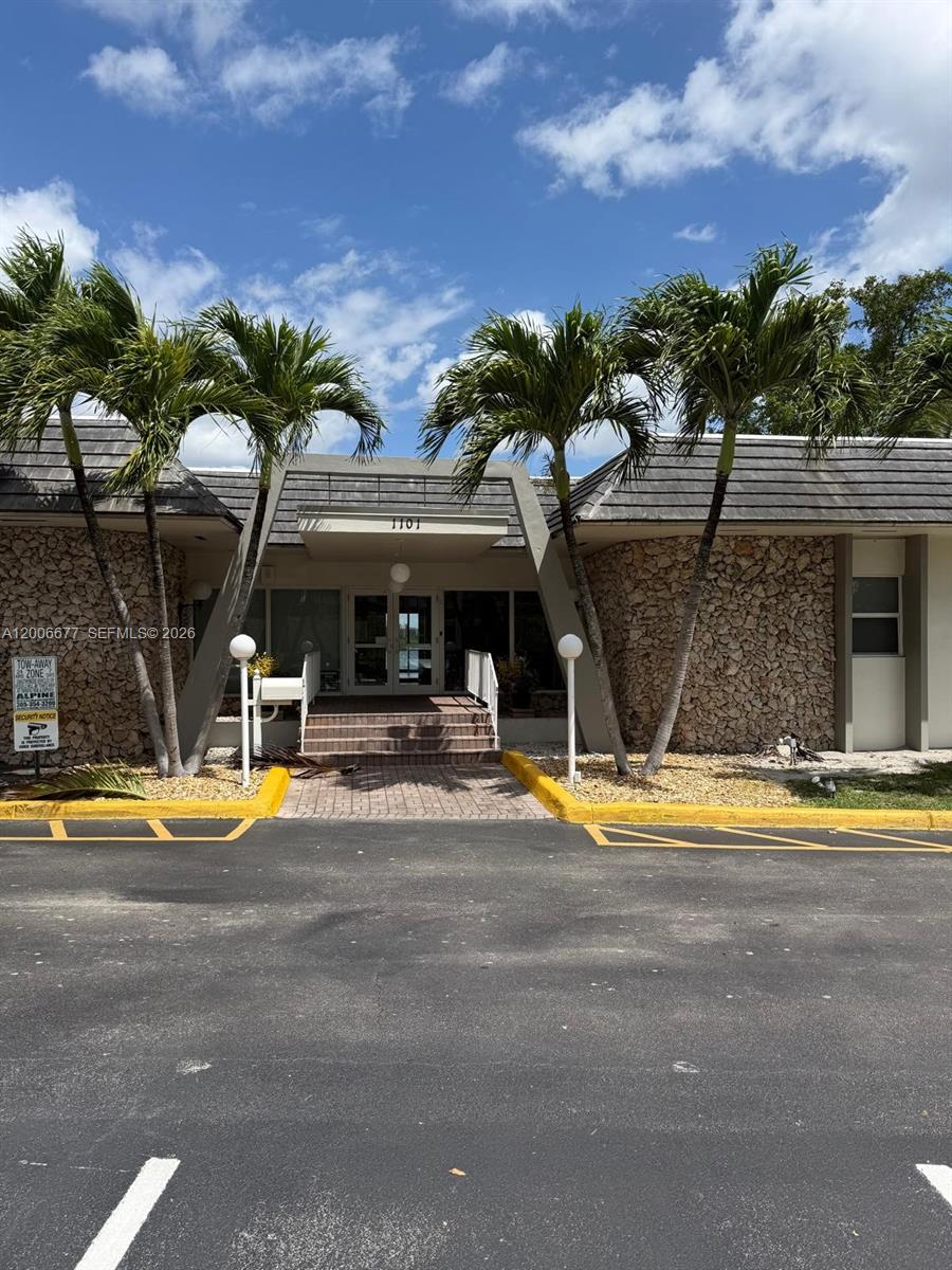703 2 / 2 1135 sq. ft. $ 2026-04-23 0 Photo