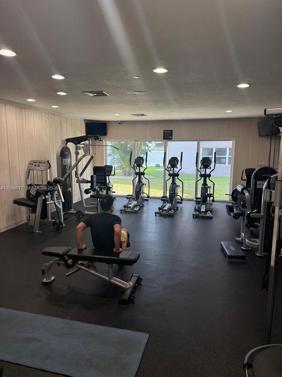 703 2 / 2 1135 sq. ft. $ 2026-04-23 0 Photo