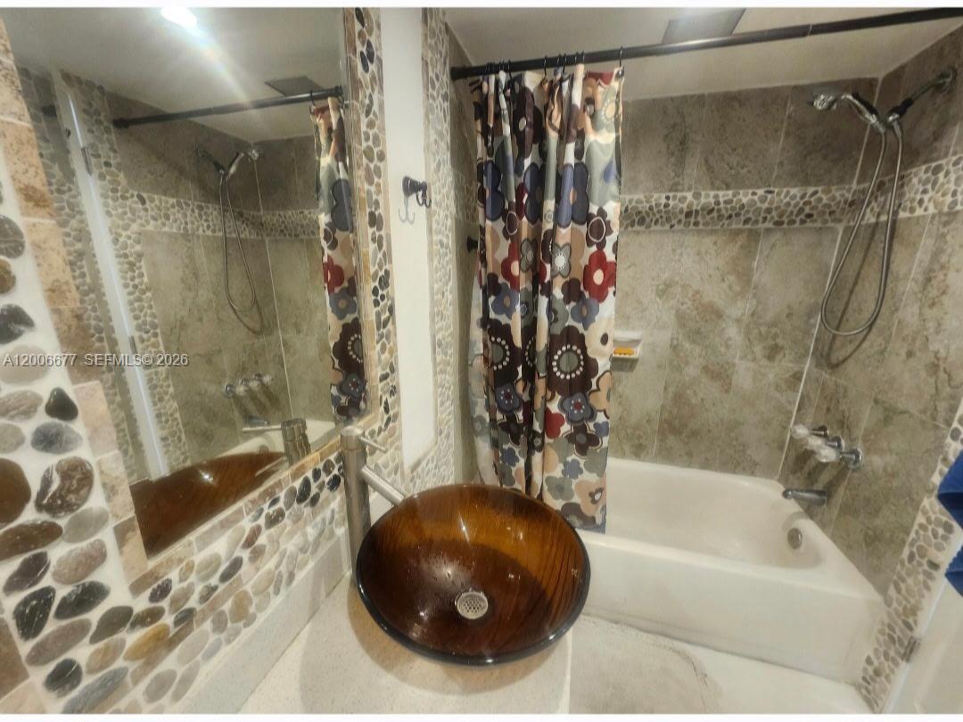 703 2 / 2 1135 sq. ft. $ 2026-04-23 0 Photo