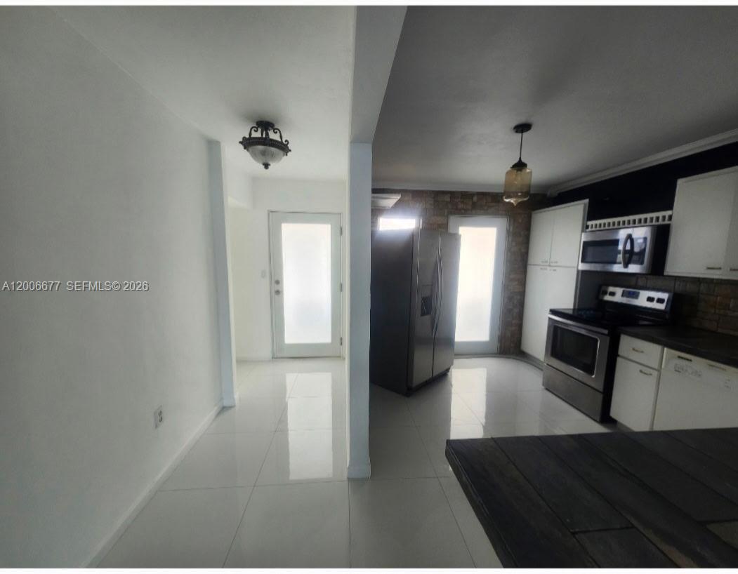 703 2 / 2 1135 sq. ft. $ 2026-04-23 0 Photo