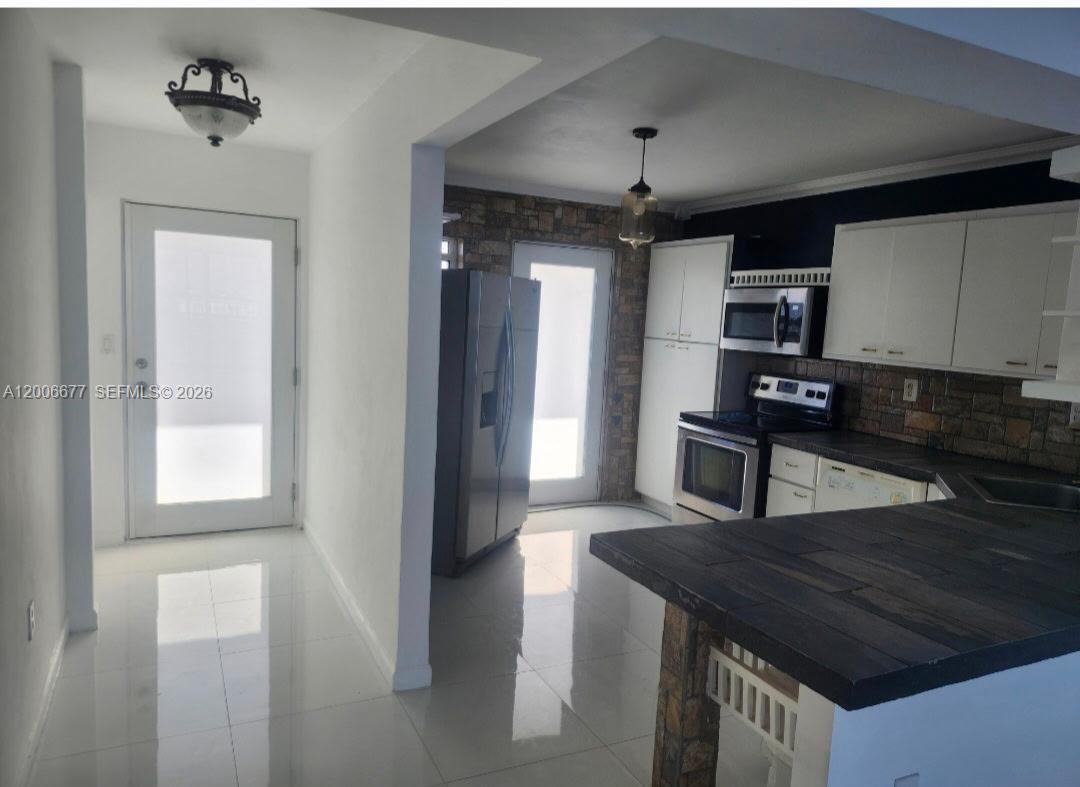 703 2 / 2 1135 sq. ft. $ 2026-04-23 0 Photo
