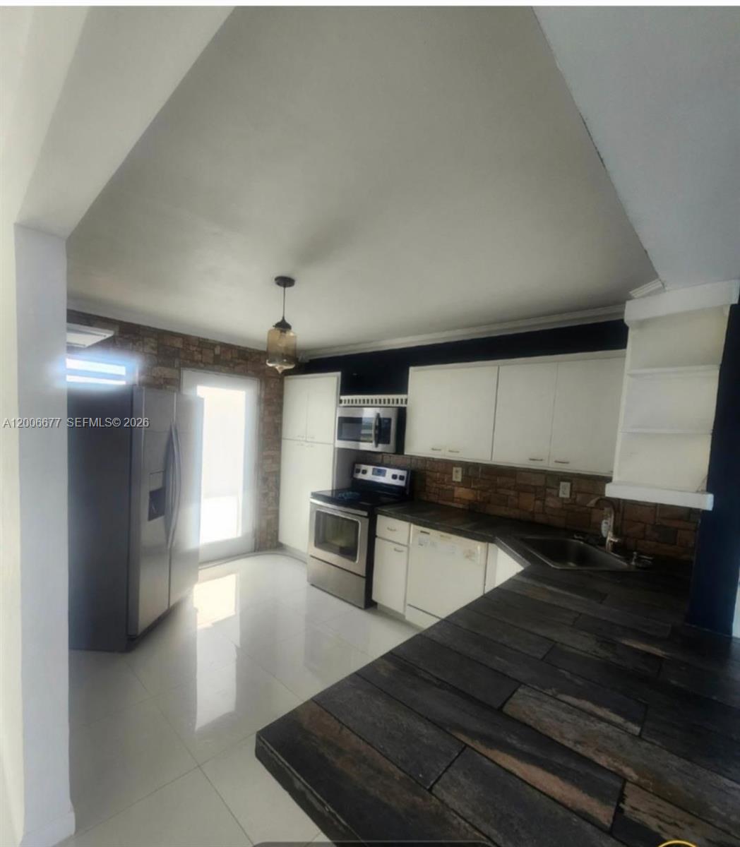 703 2 / 2 1135 sq. ft. $ 2026-04-23 0 Photo