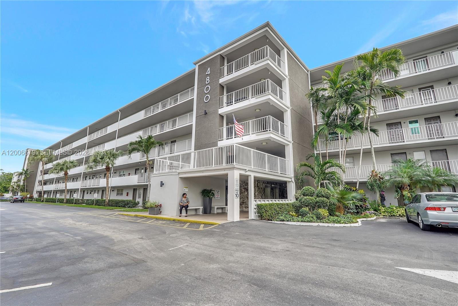 See details 207 2 / 2 992 sq. ft. $ 2026-04-23 0 Photo