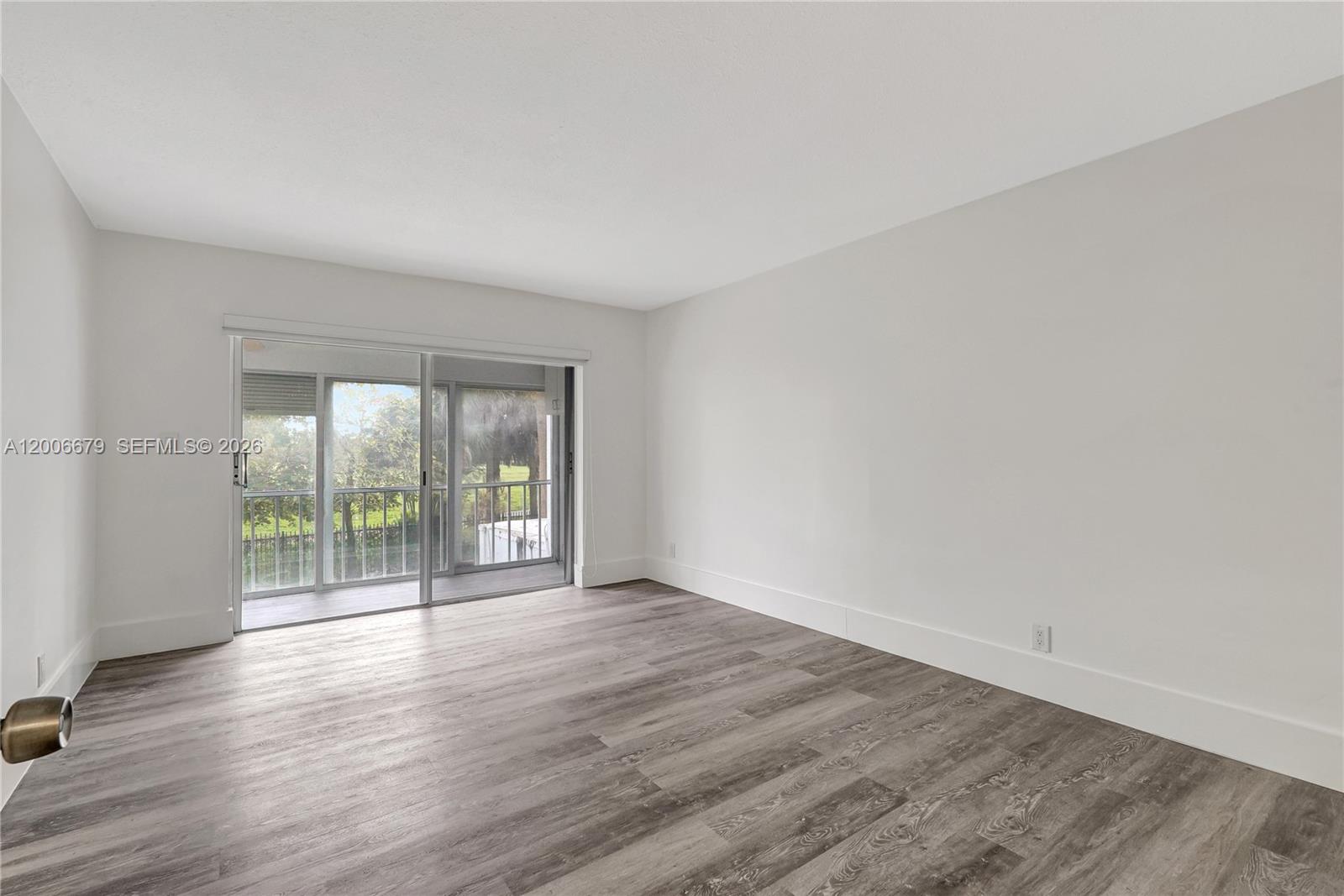 See details 207 2 / 2 992 sq. ft. $ 2026-04-23 0 Photo
