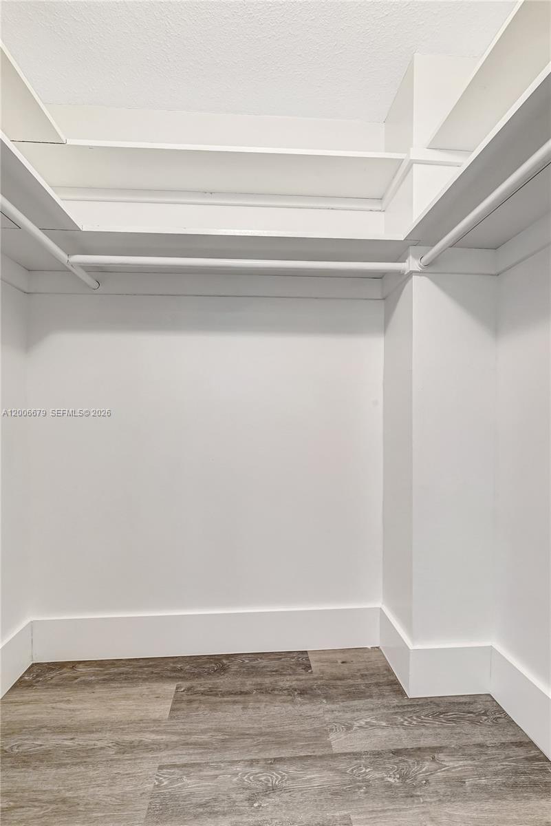 See details 207 2 / 2 992 sq. ft. $ 2026-04-23 0 Photo