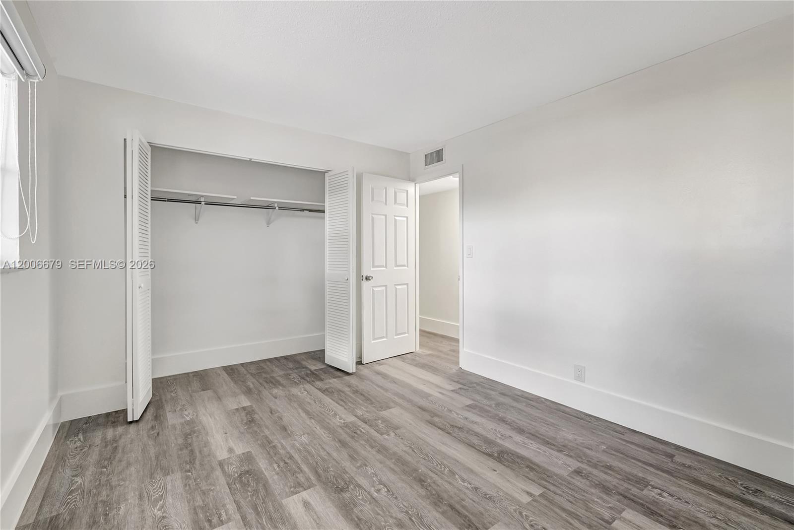 See details 207 2 / 2 992 sq. ft. $ 2026-04-23 0 Photo