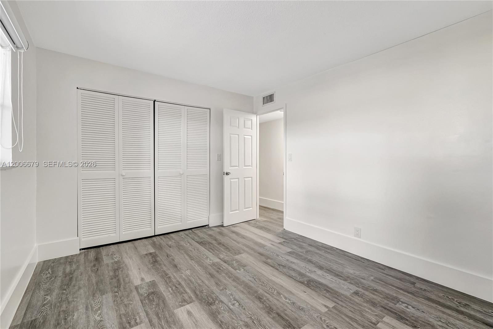 See details 207 2 / 2 992 sq. ft. $ 2026-04-23 0 Photo