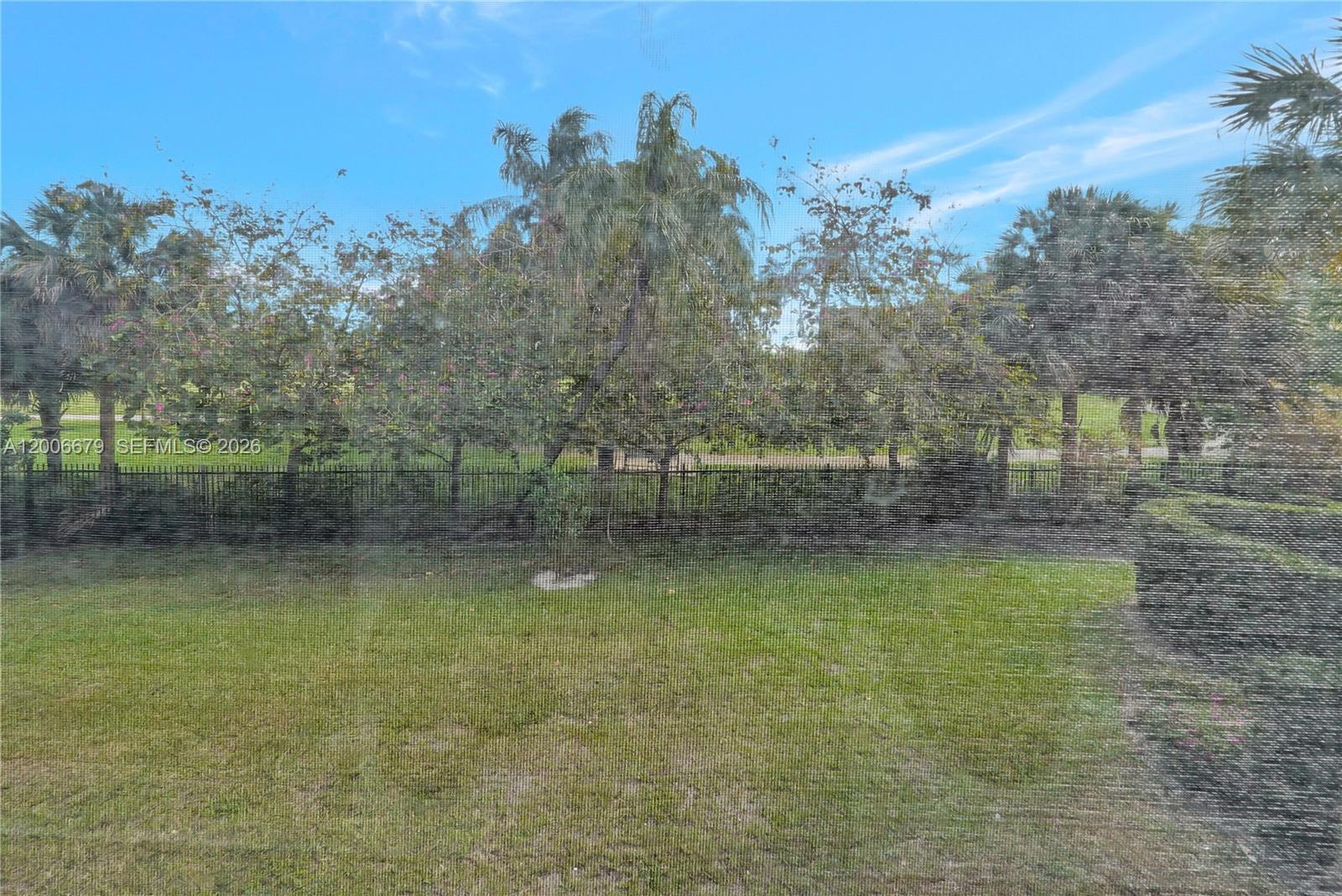 See details 207 2 / 2 992 sq. ft. $ 2026-04-23 0 Photo