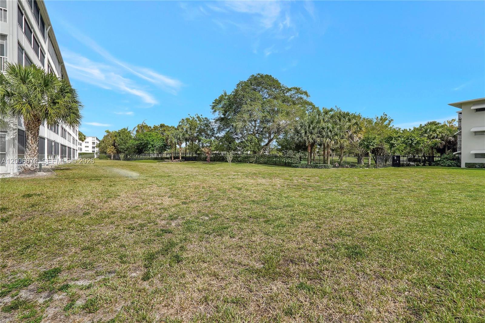 See details 207 2 / 2 992 sq. ft. $ 2026-04-23 0 Photo