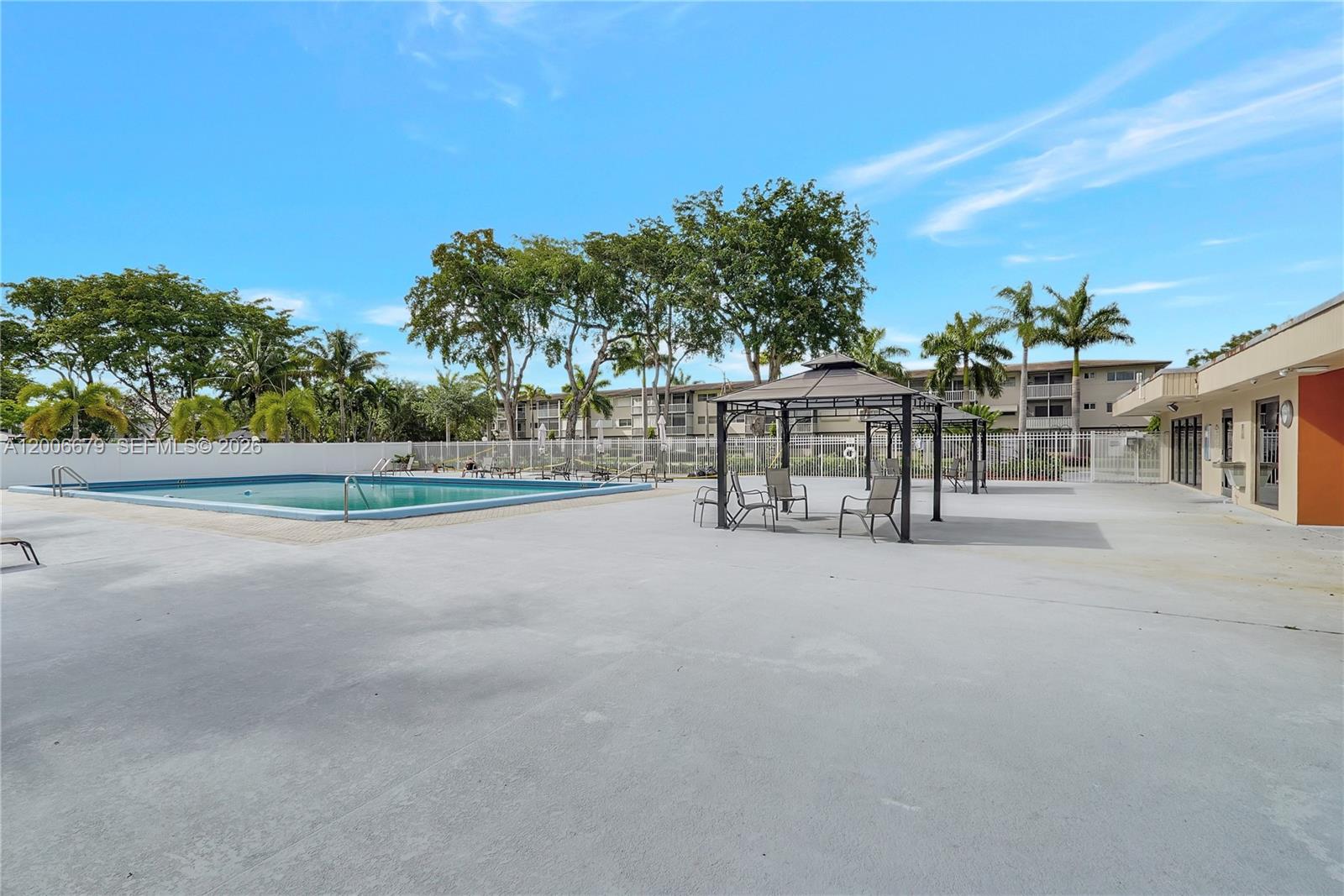 See details 207 2 / 2 992 sq. ft. $ 2026-04-23 0 Photo