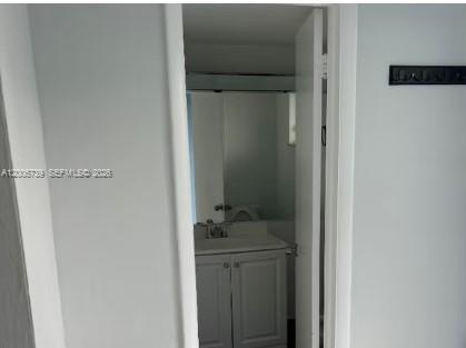 Ver detalles A106 1 / 2 898 sq. ft. $ 2026-04-23 0 foto