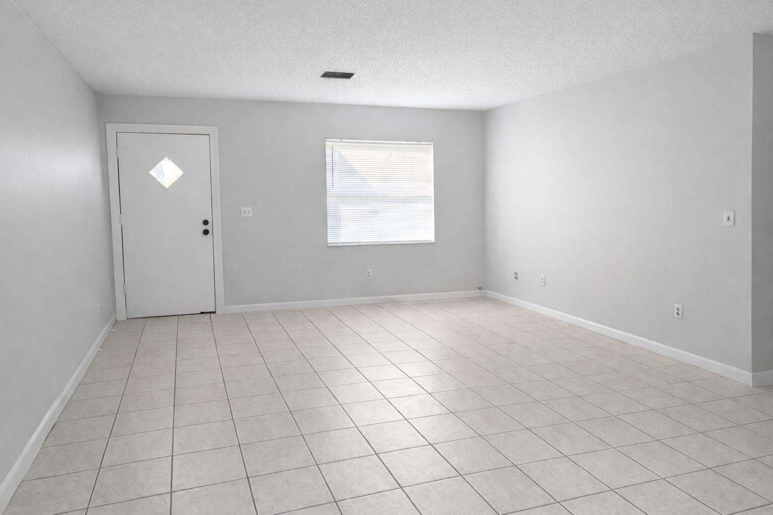 Ver detalles / 0 1910 sq. ft. $ 2026-05-17 0 foto