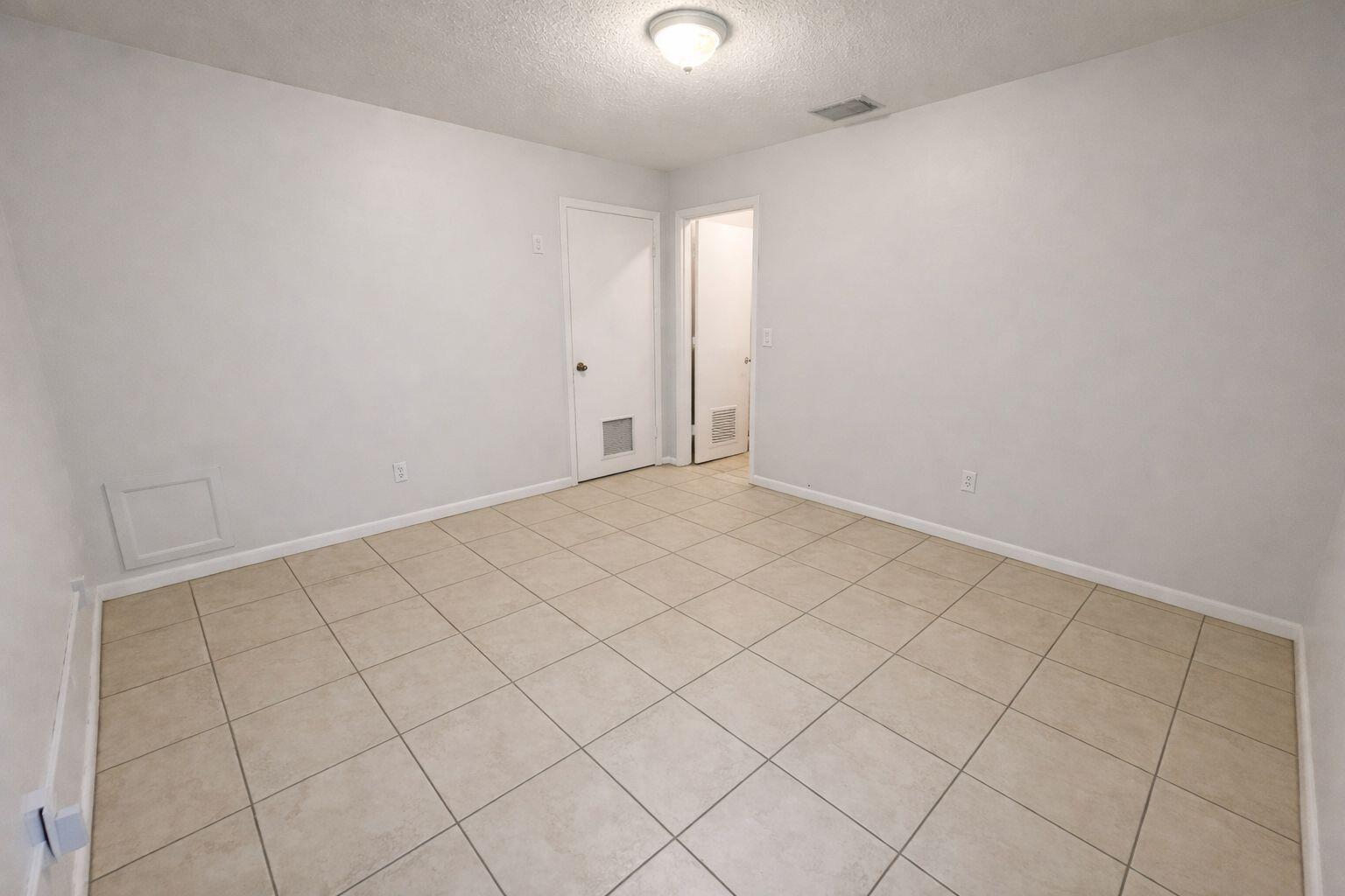 Ver detalles / 0 1910 sq. ft. $ 2026-05-17 0 foto