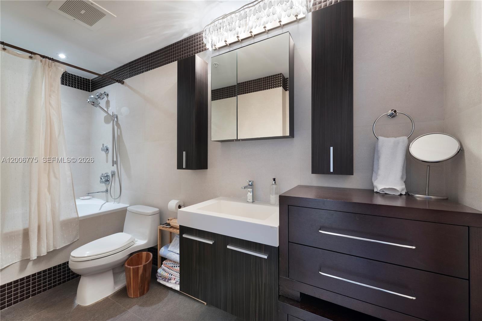 Photo of 1945 Ocean Dr  #1812, Hallandale Beach, Florida, 33009 - 