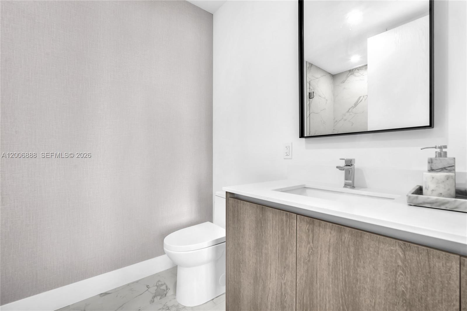 1002 3 / 3 1385 sq. ft. $ 2026-05-08 0 foto