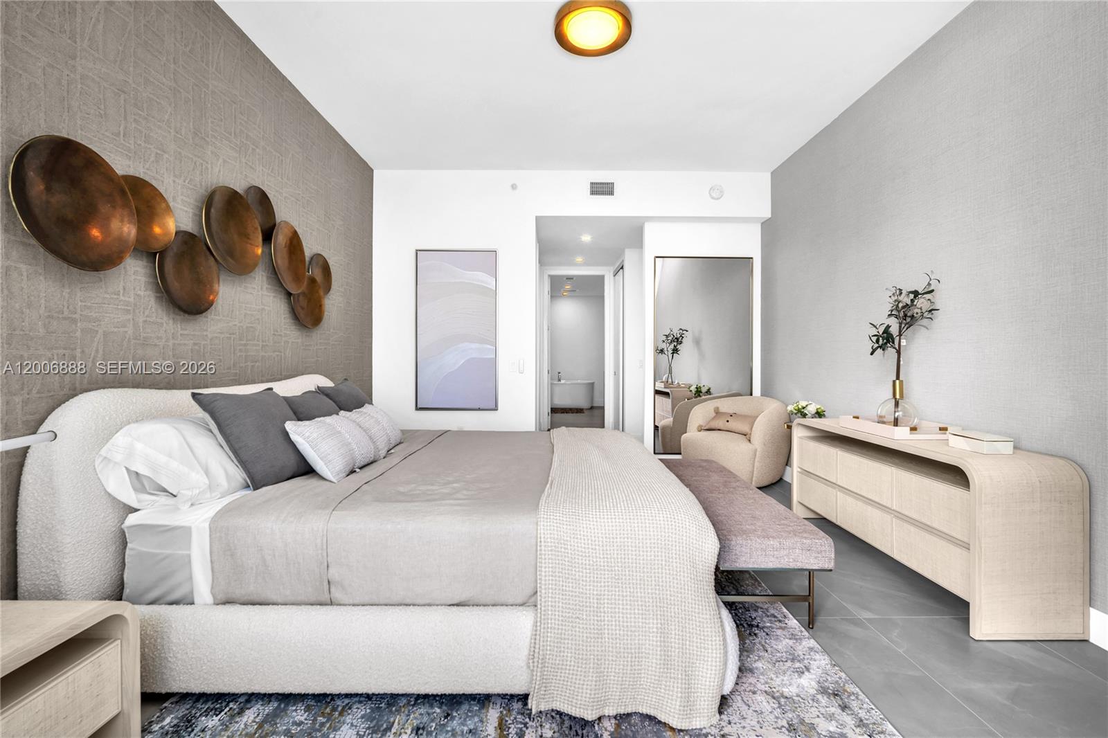 1002 3 / 3 1385 sq. ft. $ 2026-05-08 0 foto