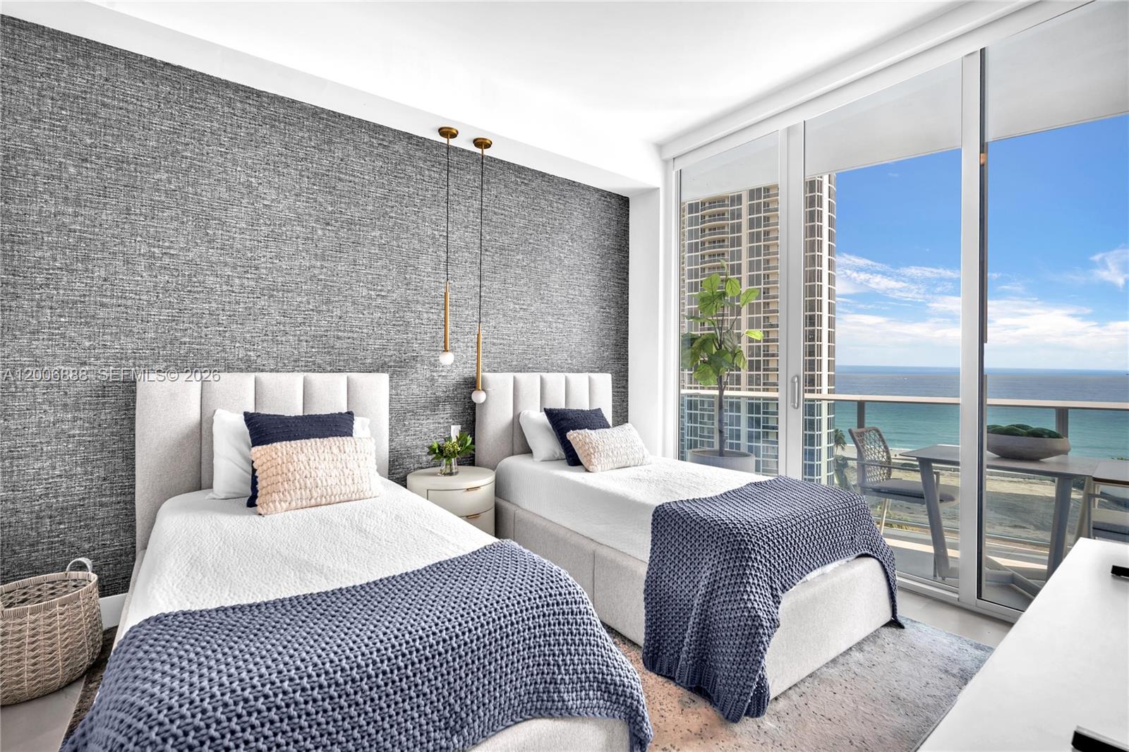 1002 3 / 3 1385 sq. ft. $ 2026-05-08 0 foto