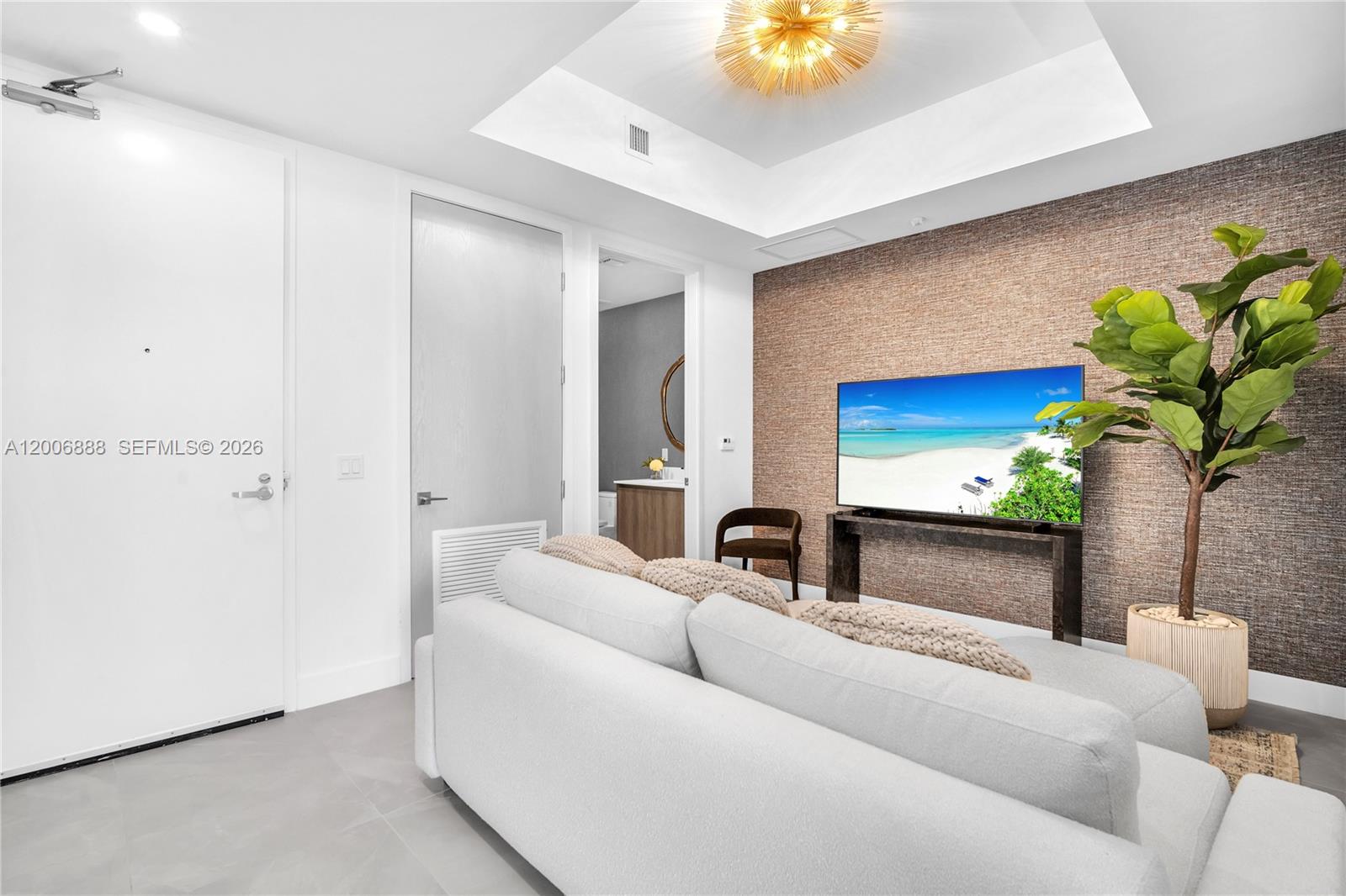 1002 3 / 3 1385 sq. ft. $ 2026-05-08 0 foto