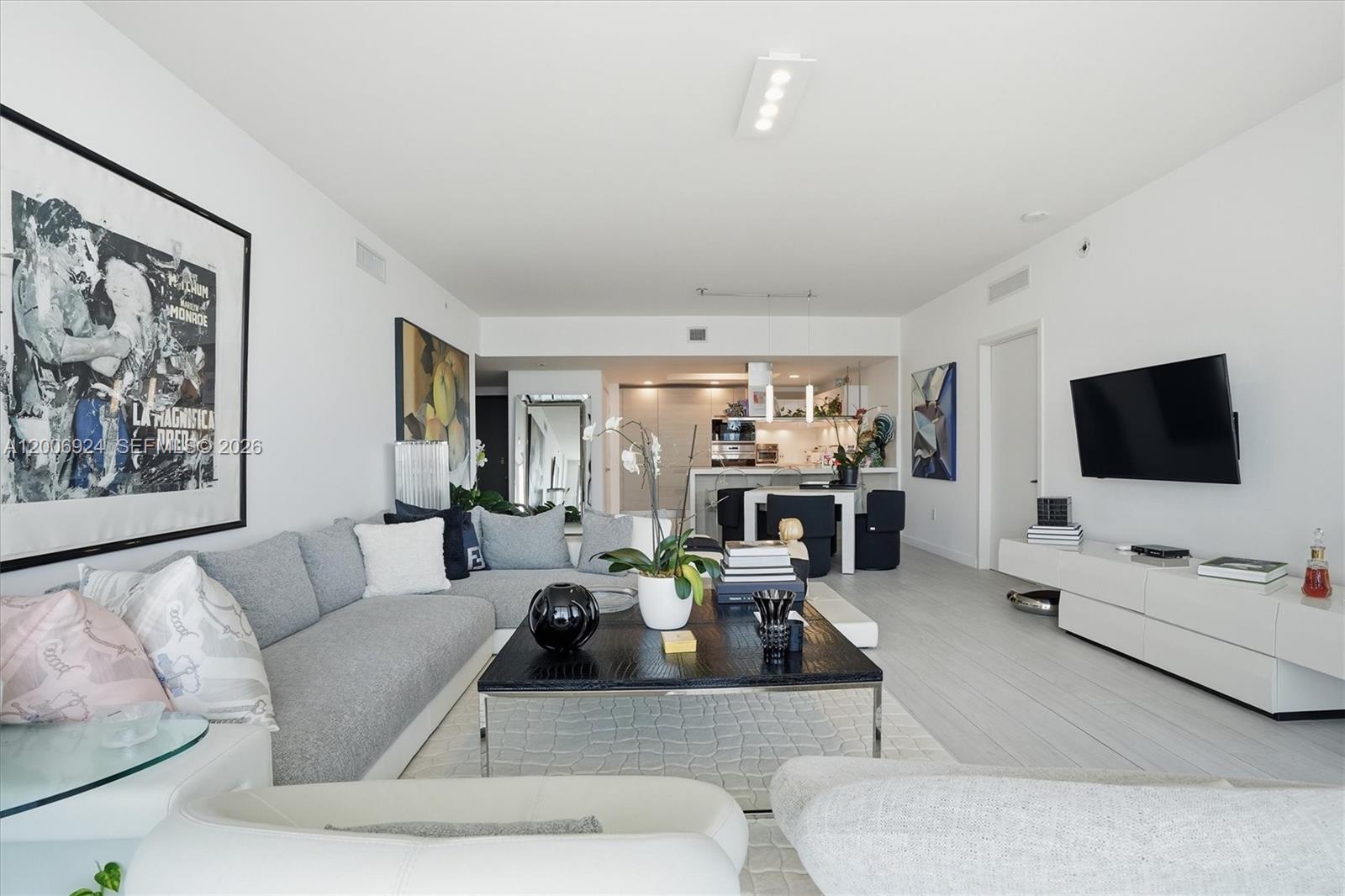 Photo of 17301 Biscayne Blvd  #1905, North Miami Beach, Florida, 33160 - 