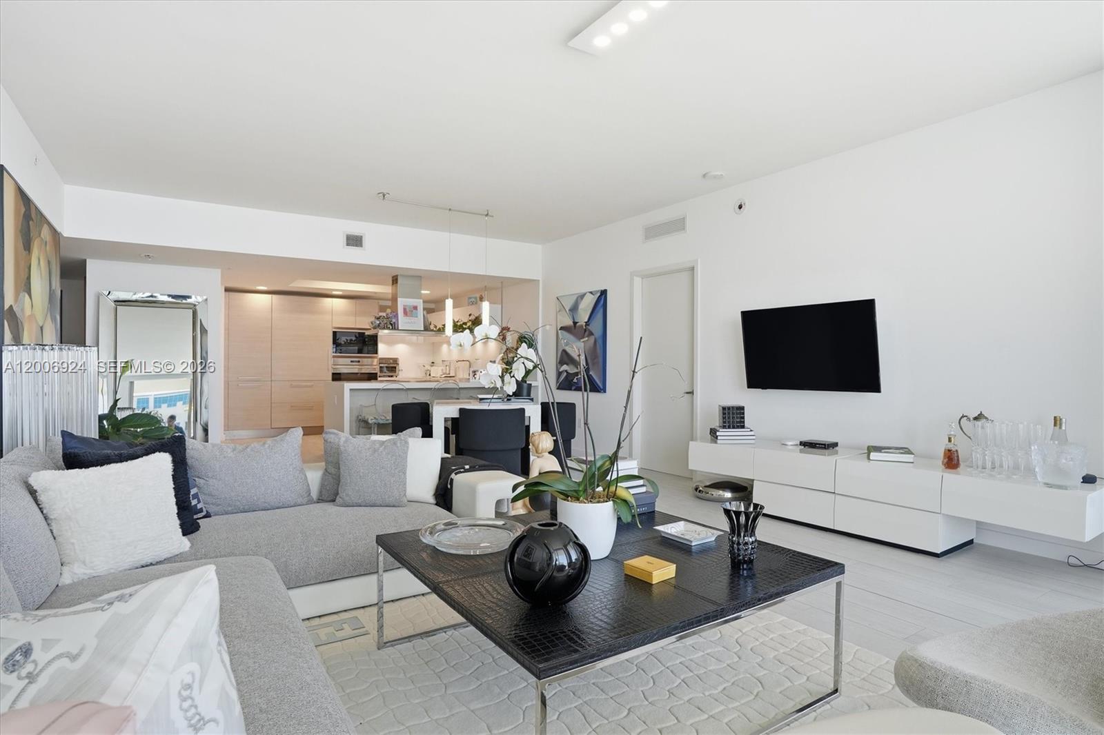 Photo of 17301 Biscayne Blvd  #1905, North Miami Beach, Florida, 33160 - 