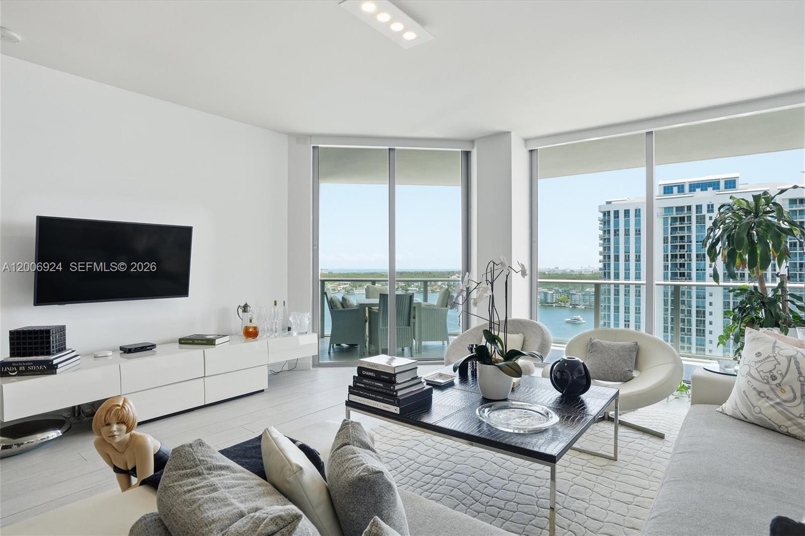 Photo of 17301 Biscayne Blvd  #1905, North Miami Beach, Florida, 33160 - 