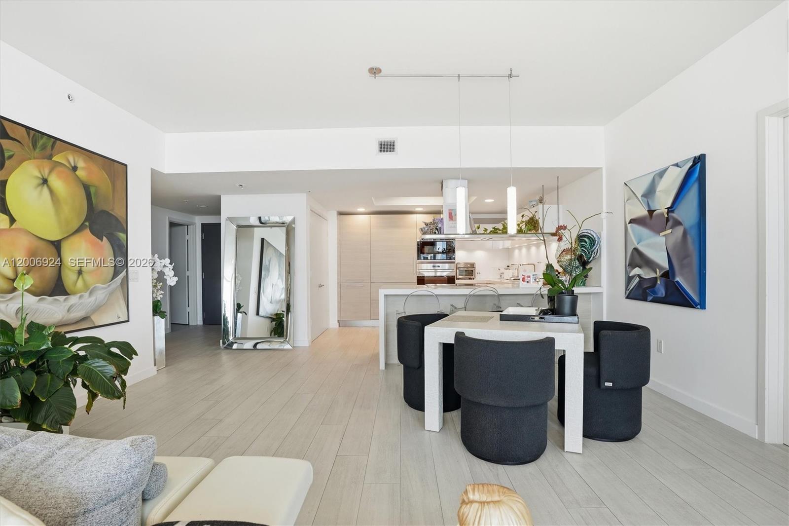 Photo of 17301 Biscayne Blvd  #1905, North Miami Beach, Florida, 33160 - 