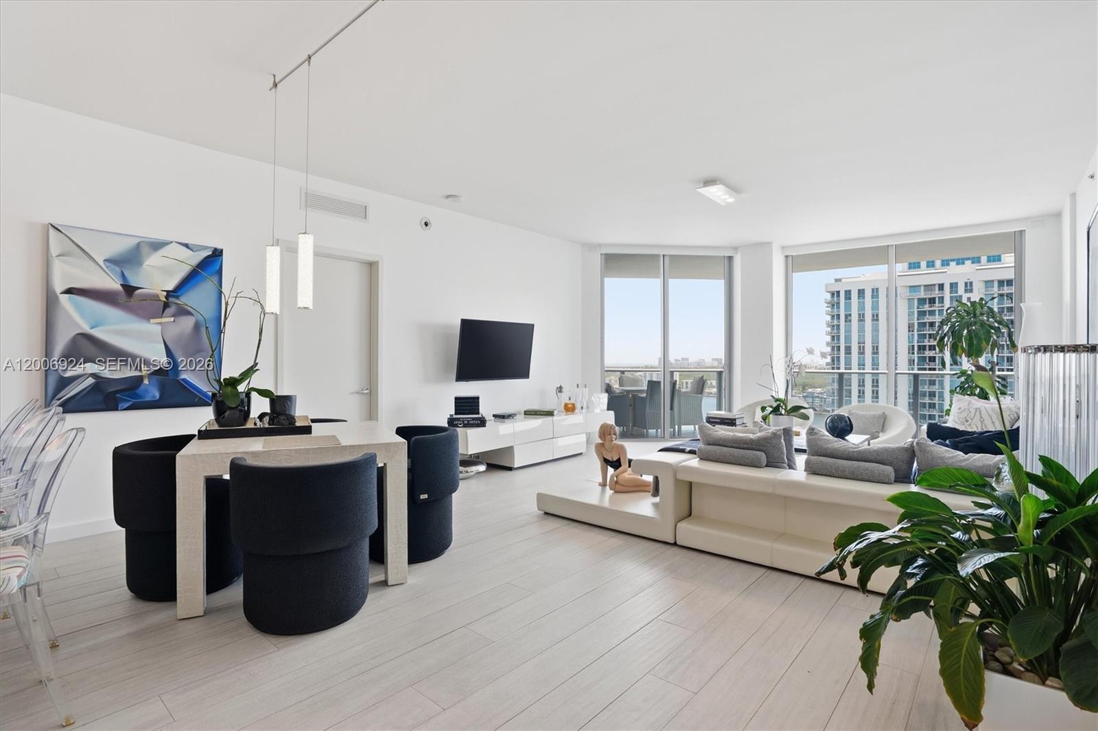 Photo of 17301 Biscayne Blvd  #1905, North Miami Beach, Florida, 33160 - 