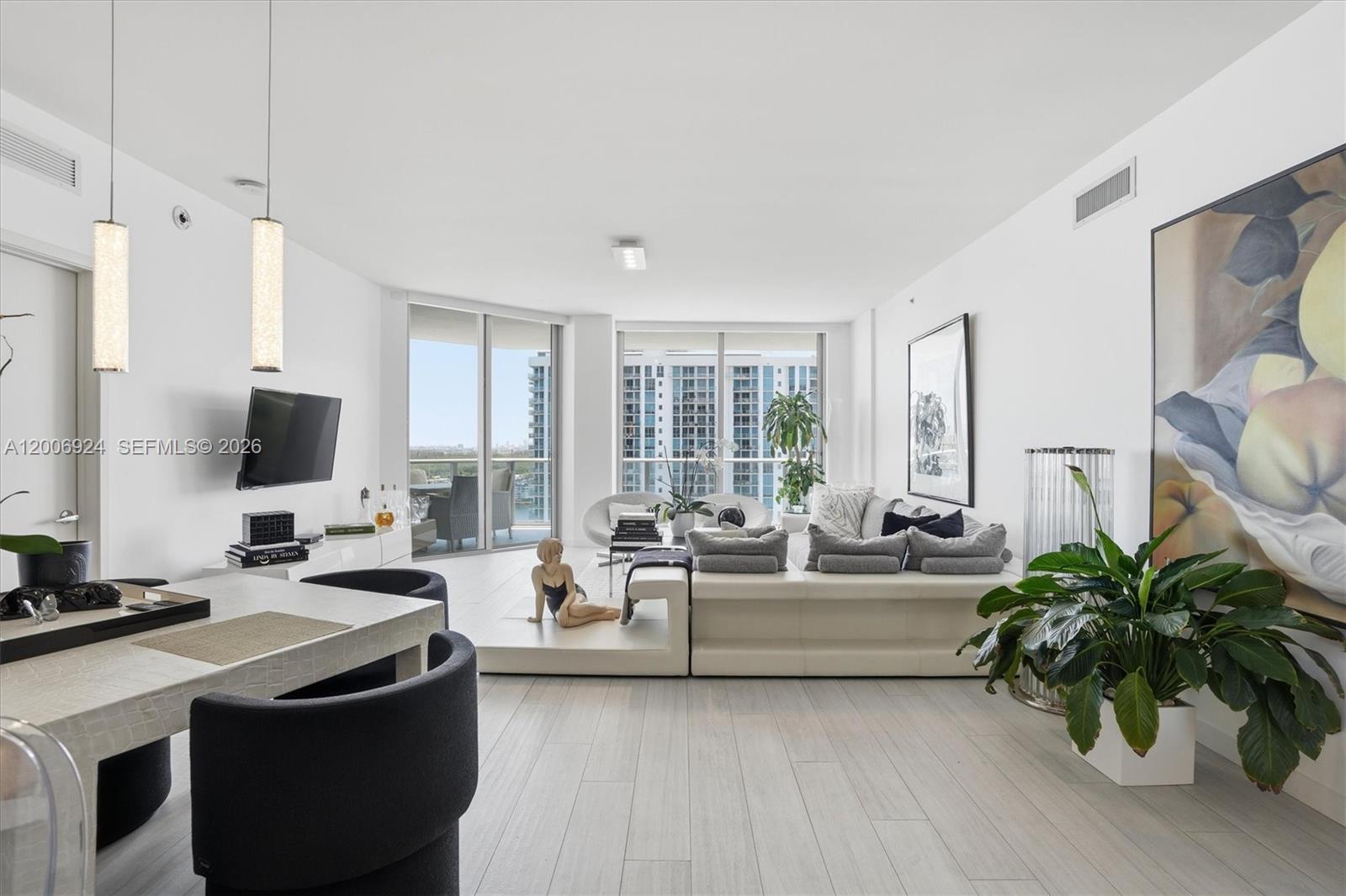 Photo of 17301 Biscayne Blvd  #1905, North Miami Beach, Florida, 33160 - 