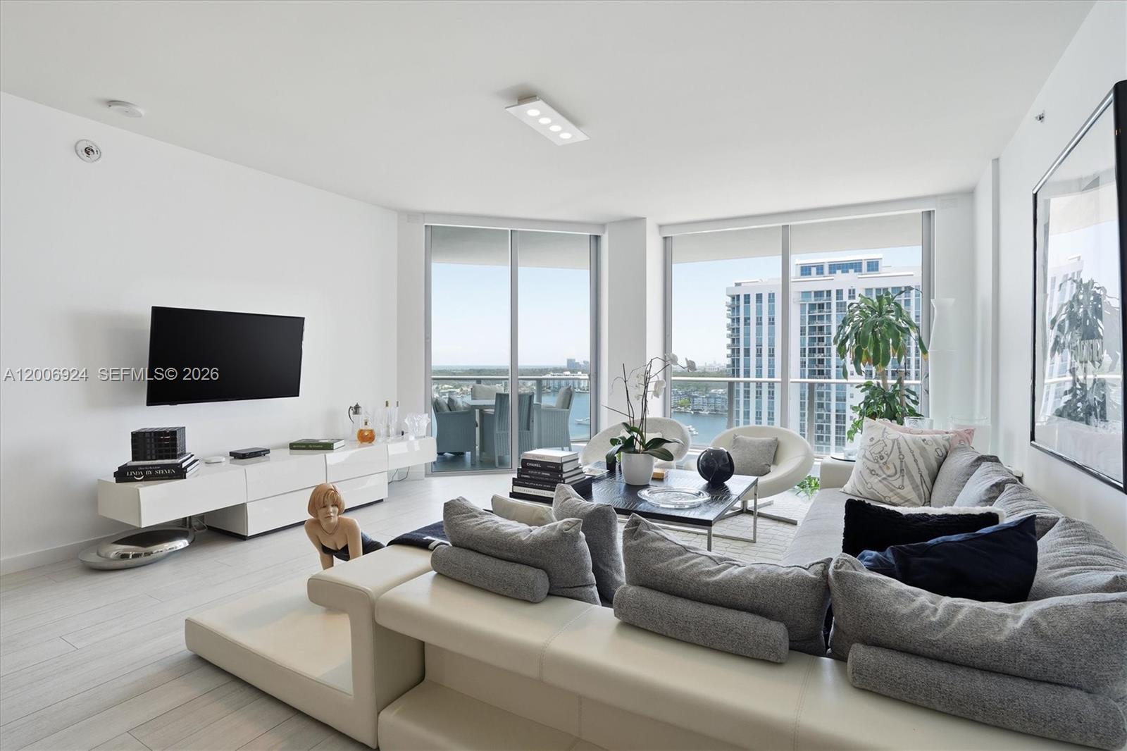Photo of 17301 Biscayne Blvd  #1905, North Miami Beach, Florida, 33160 - 