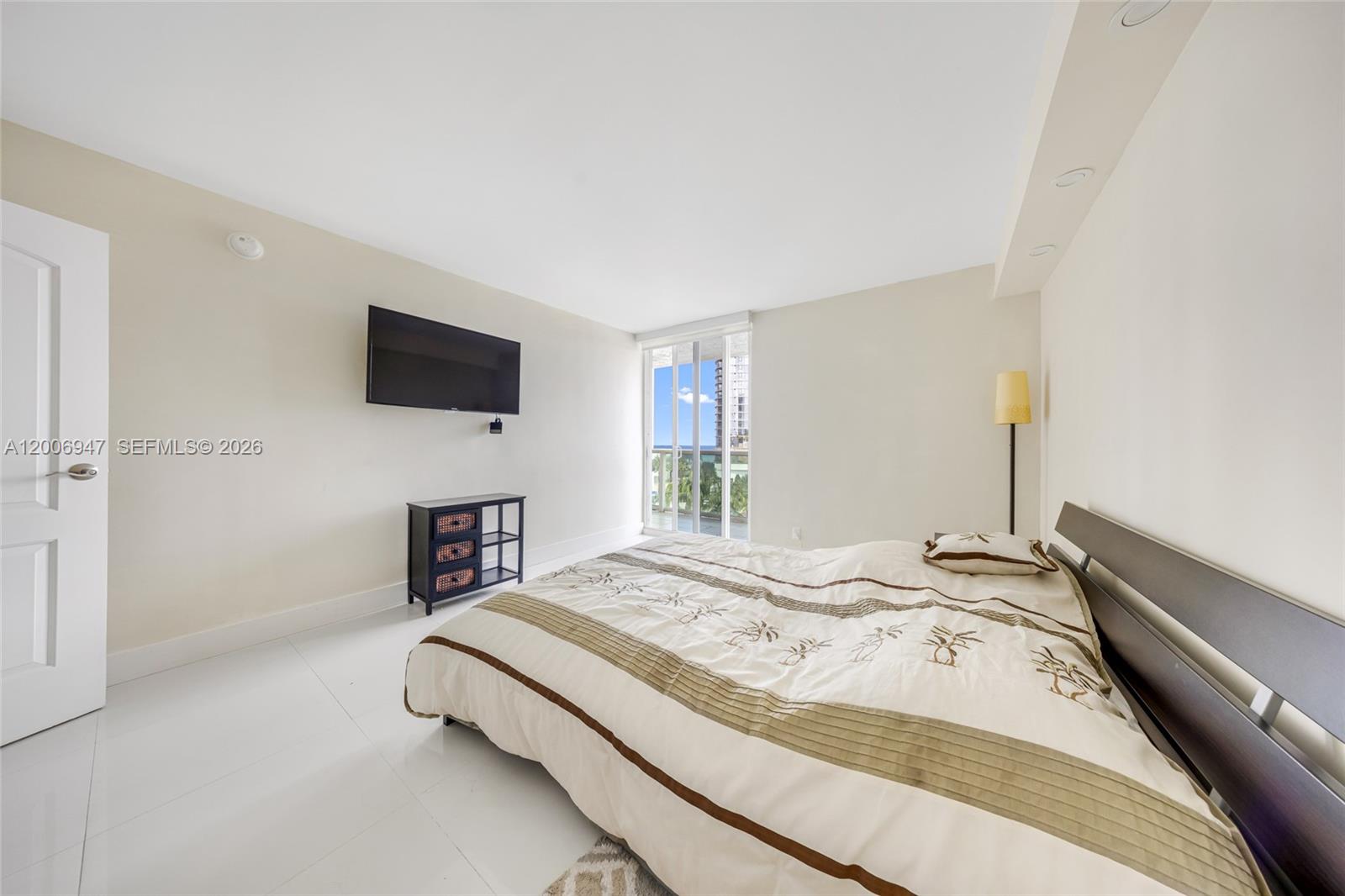 See details 606 2 / 2 1521 sq. ft. $ 2026-04-23 0 Photo