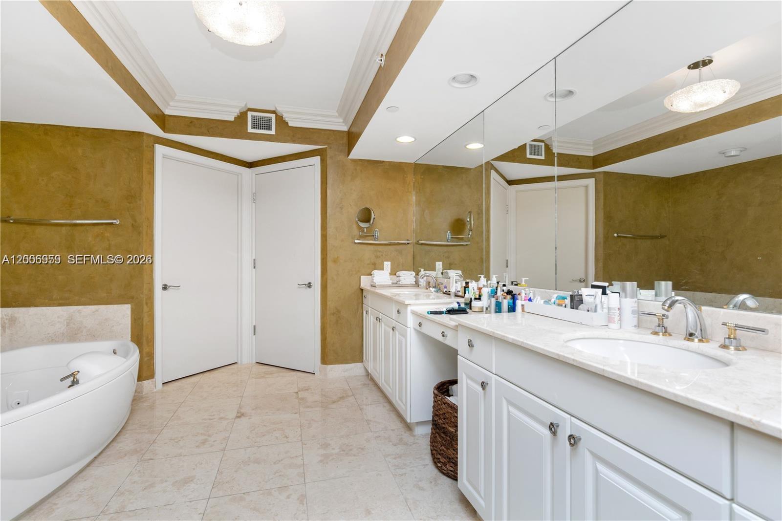 Photo of 20201 Country Club Dr  #1006, Aventura, Florida, 33180 - 