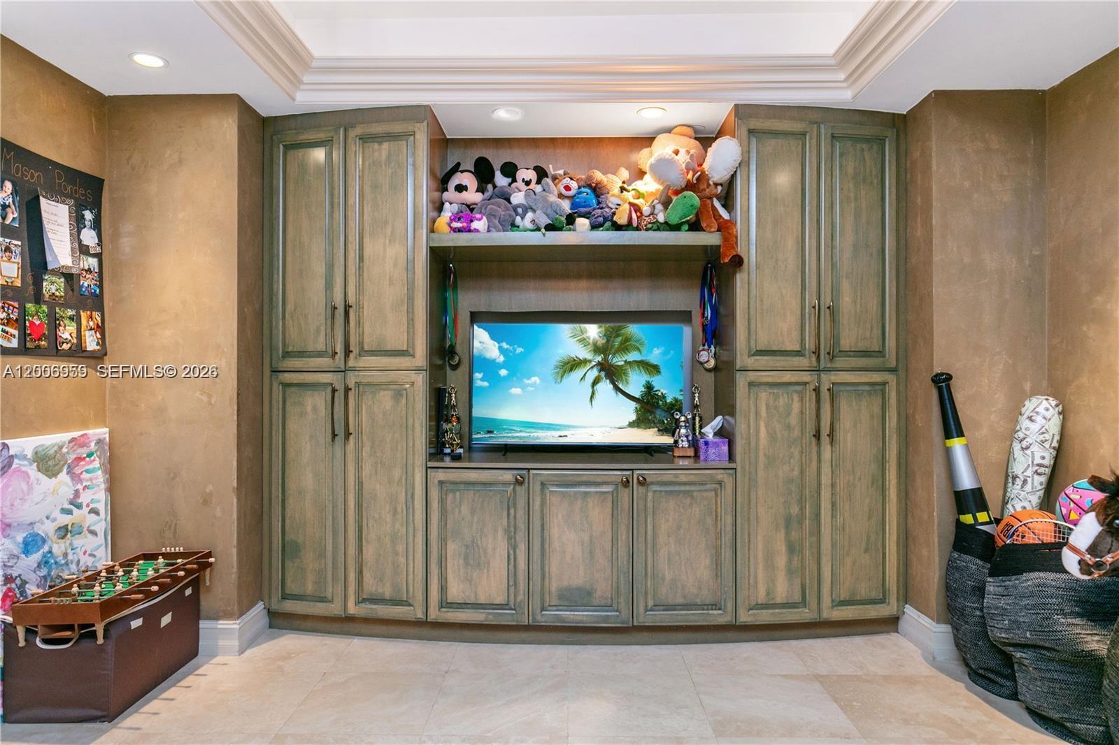 Photo of 20201 Country Club Dr  #1006, Aventura, Florida, 33180 - 