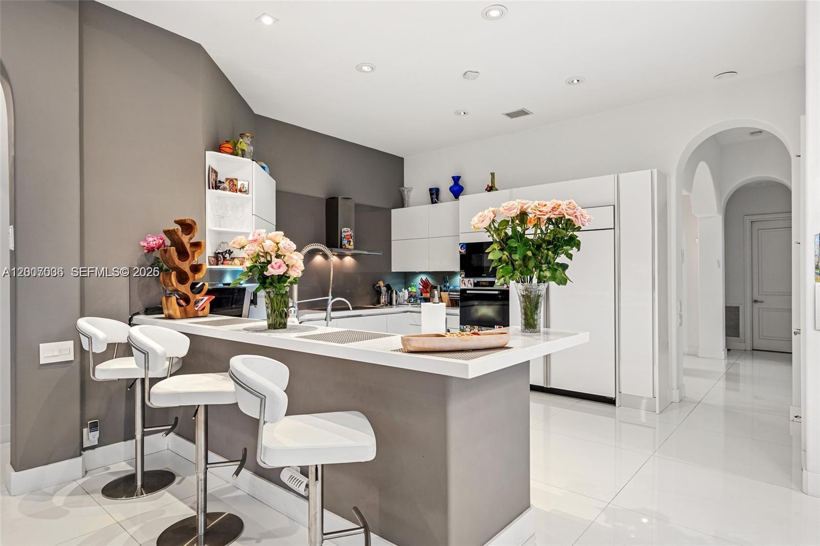 Photo of 1260 Harbor Ct  (1260), Hollywood, Florida, 33019 - 