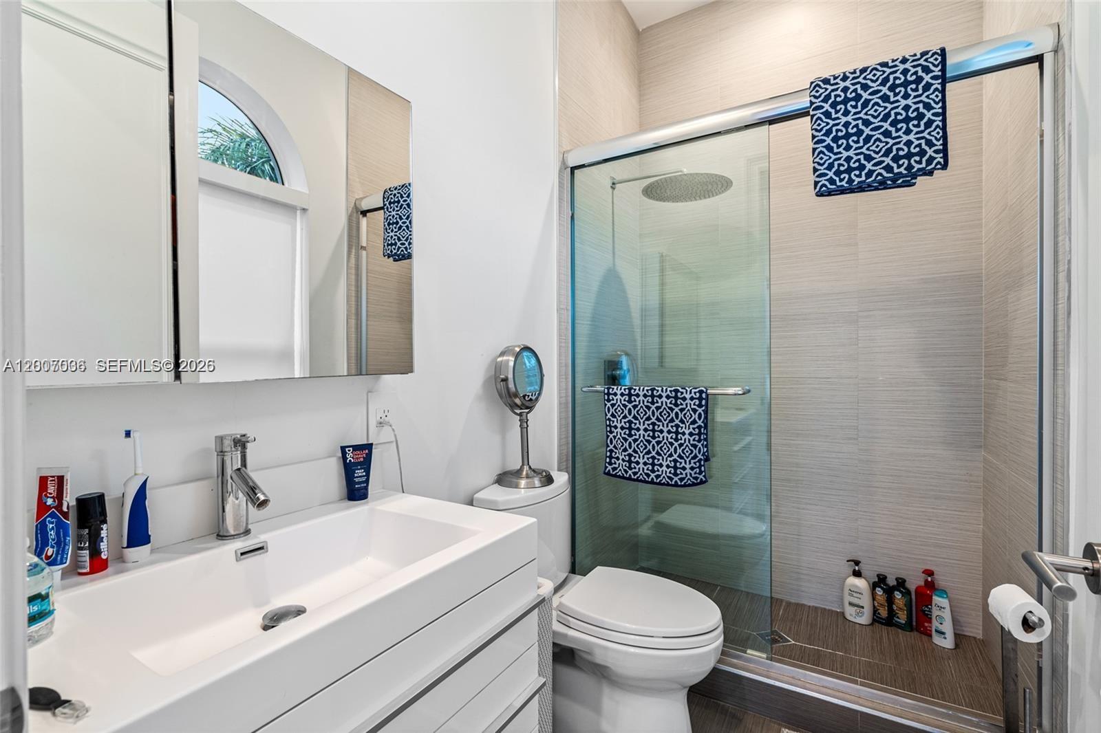 Photo of 1260 Harbor Ct  (1260), Hollywood, Florida, 33019 - 