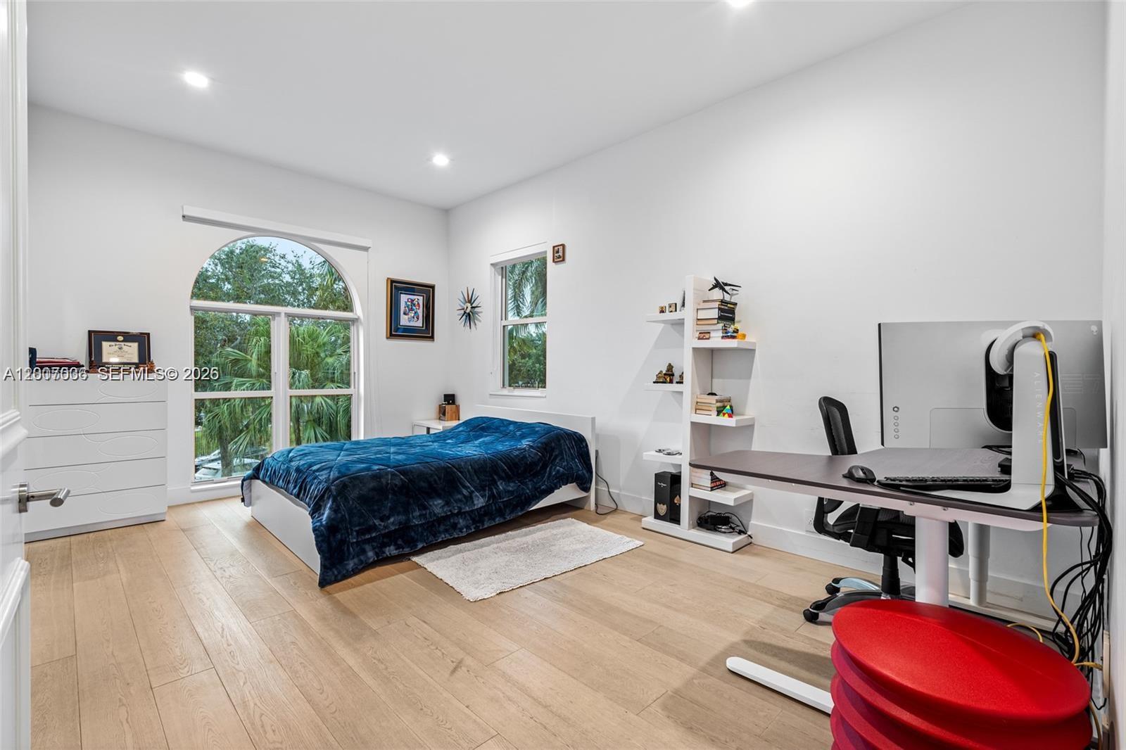 Photo of 1260 Harbor Ct  (1260), Hollywood, Florida, 33019 - 