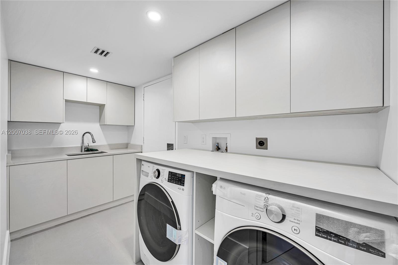 Photo of 20185 Country Club Dr  #1904, Aventura, Florida, 33180 - 