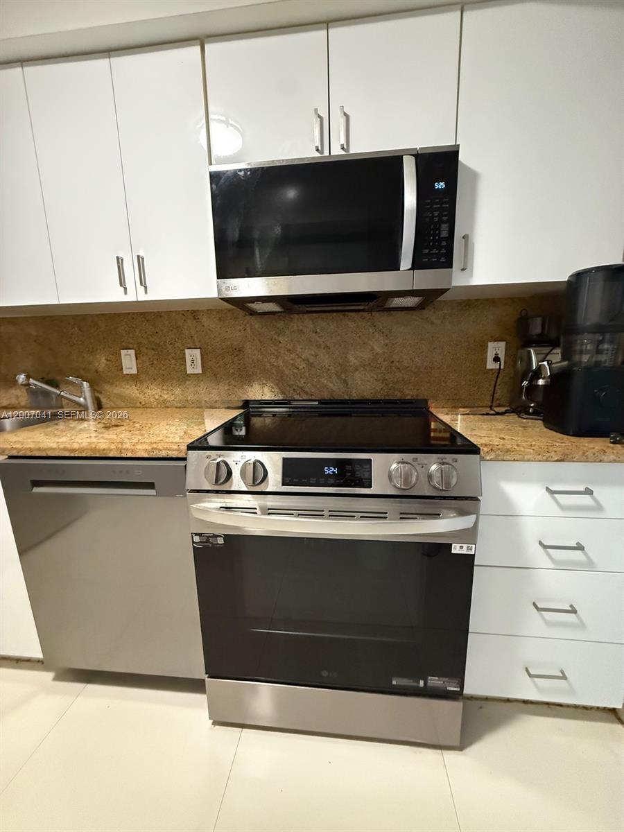 Photo of 20505 Country Club Dr  #836, Aventura, Florida, 33180 - 