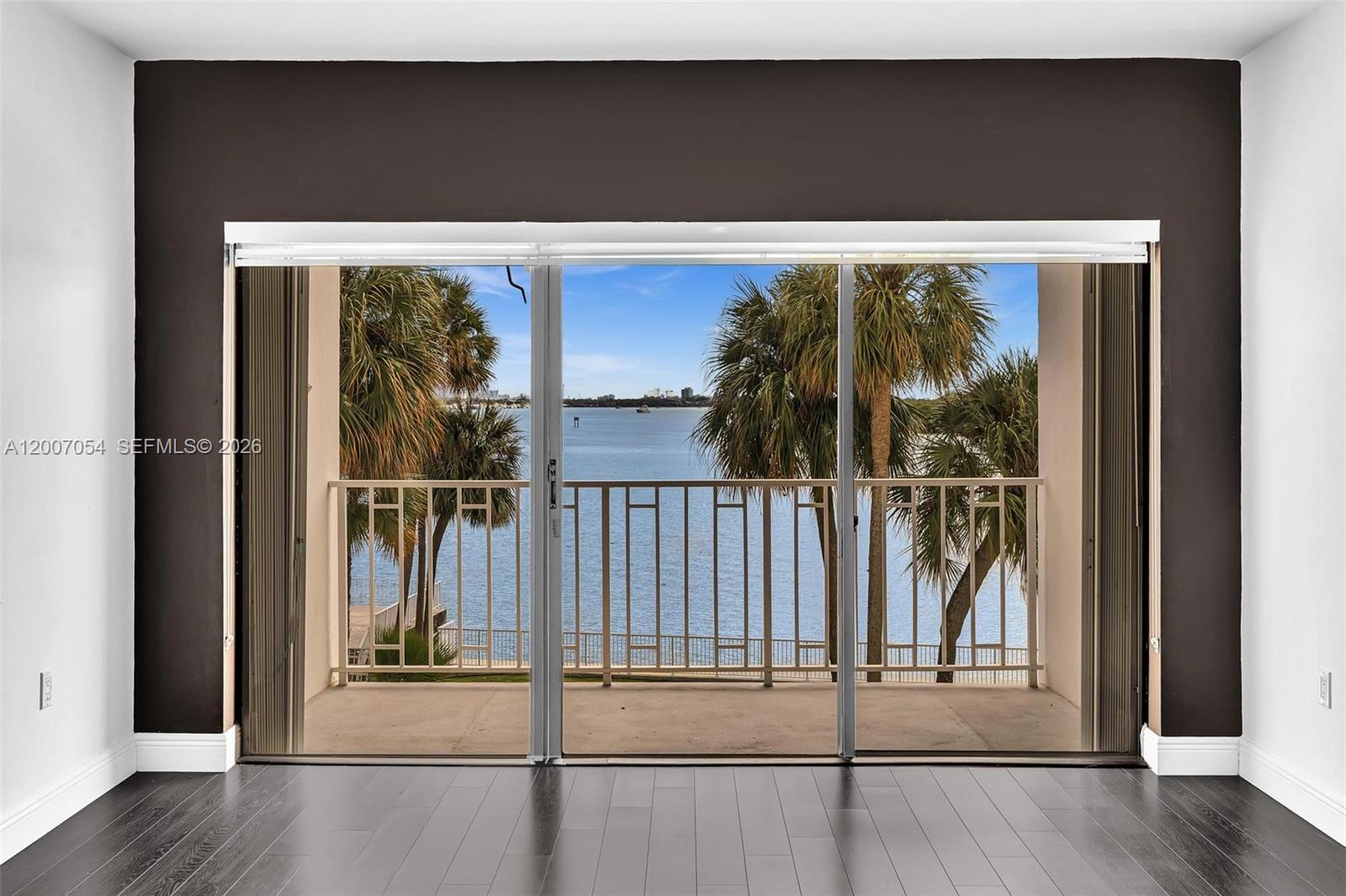 See details 228 1 / 2 762 sq. ft. $ 2026-04-24 0 Photo