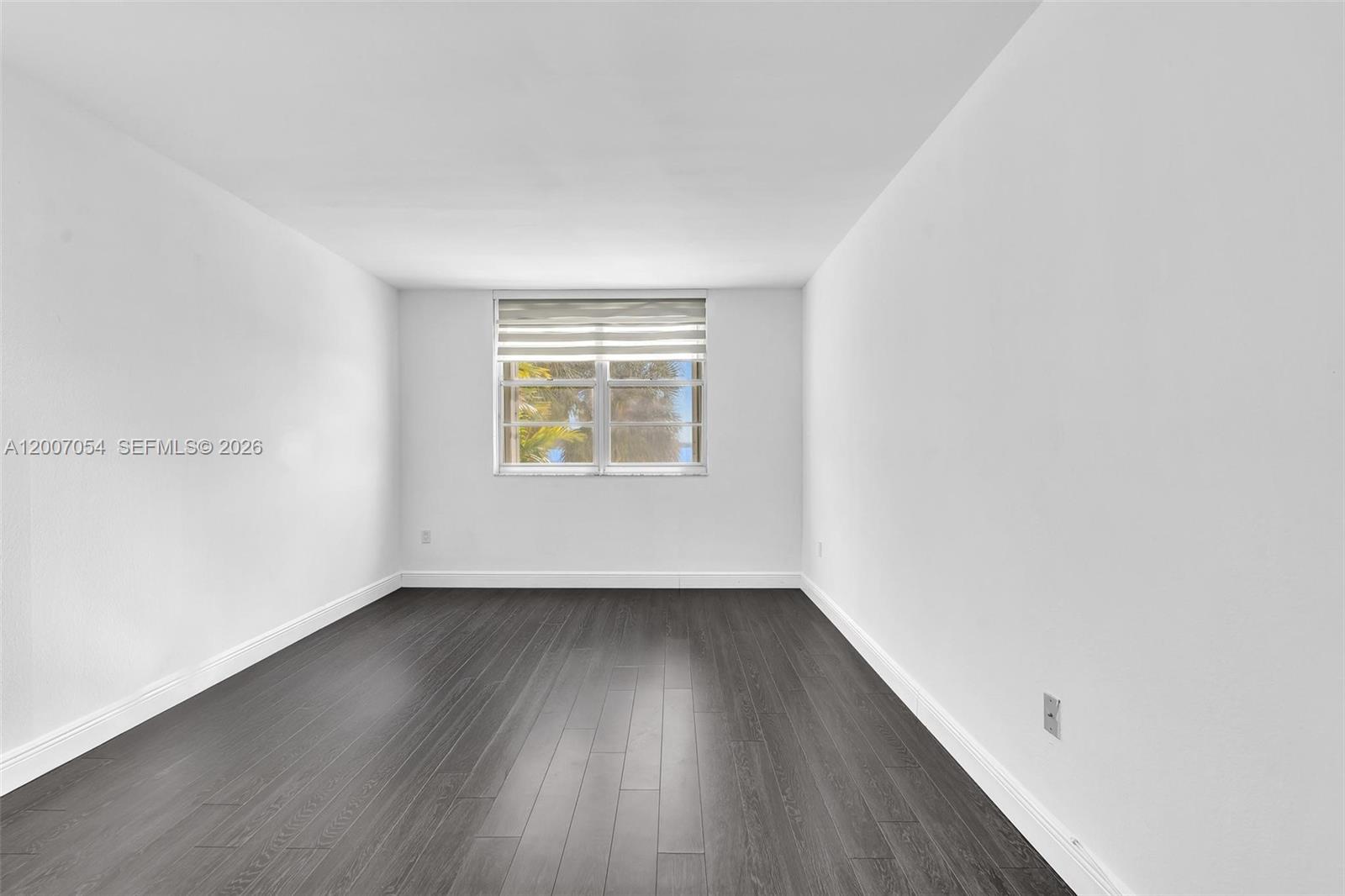 See details 228 1 / 2 762 sq. ft. $ 2026-04-24 0 Photo